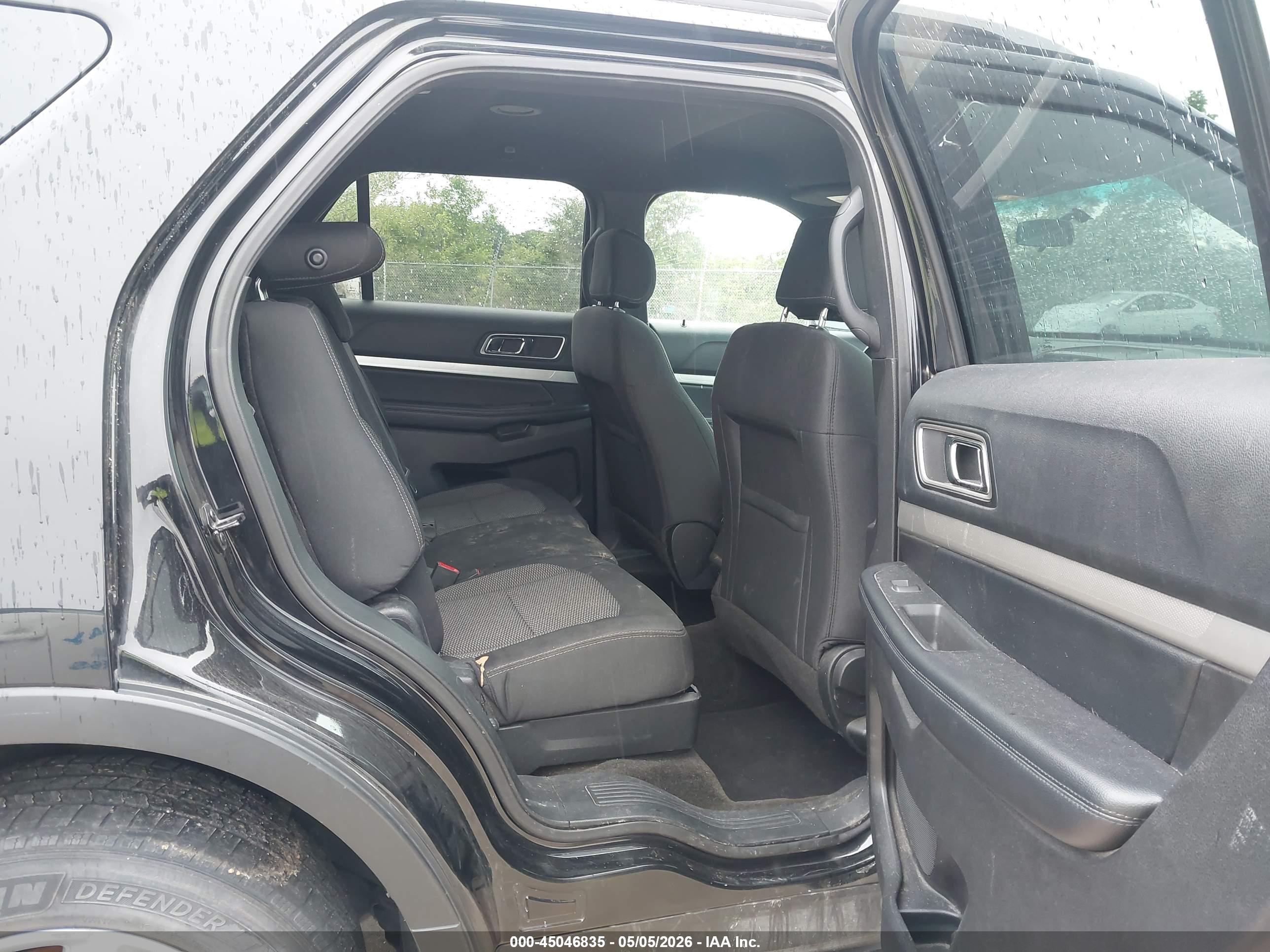 FORD EXPLORER image 8