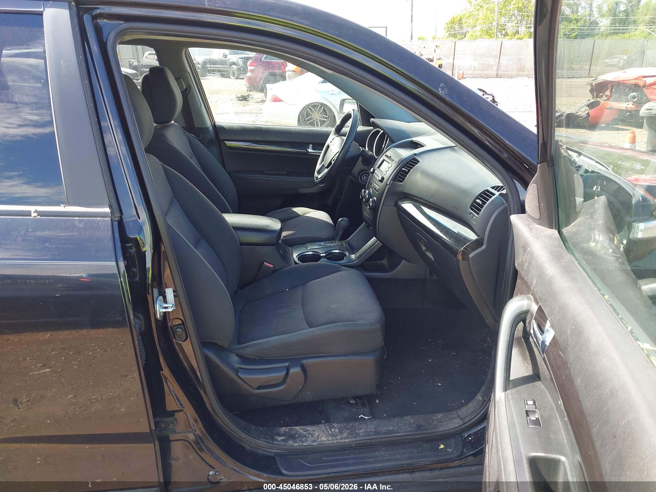 KIA SORENTO image 5
