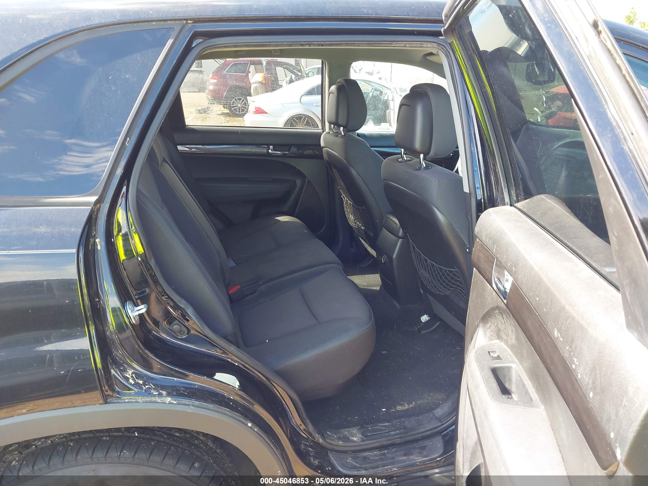 KIA SORENTO image 8