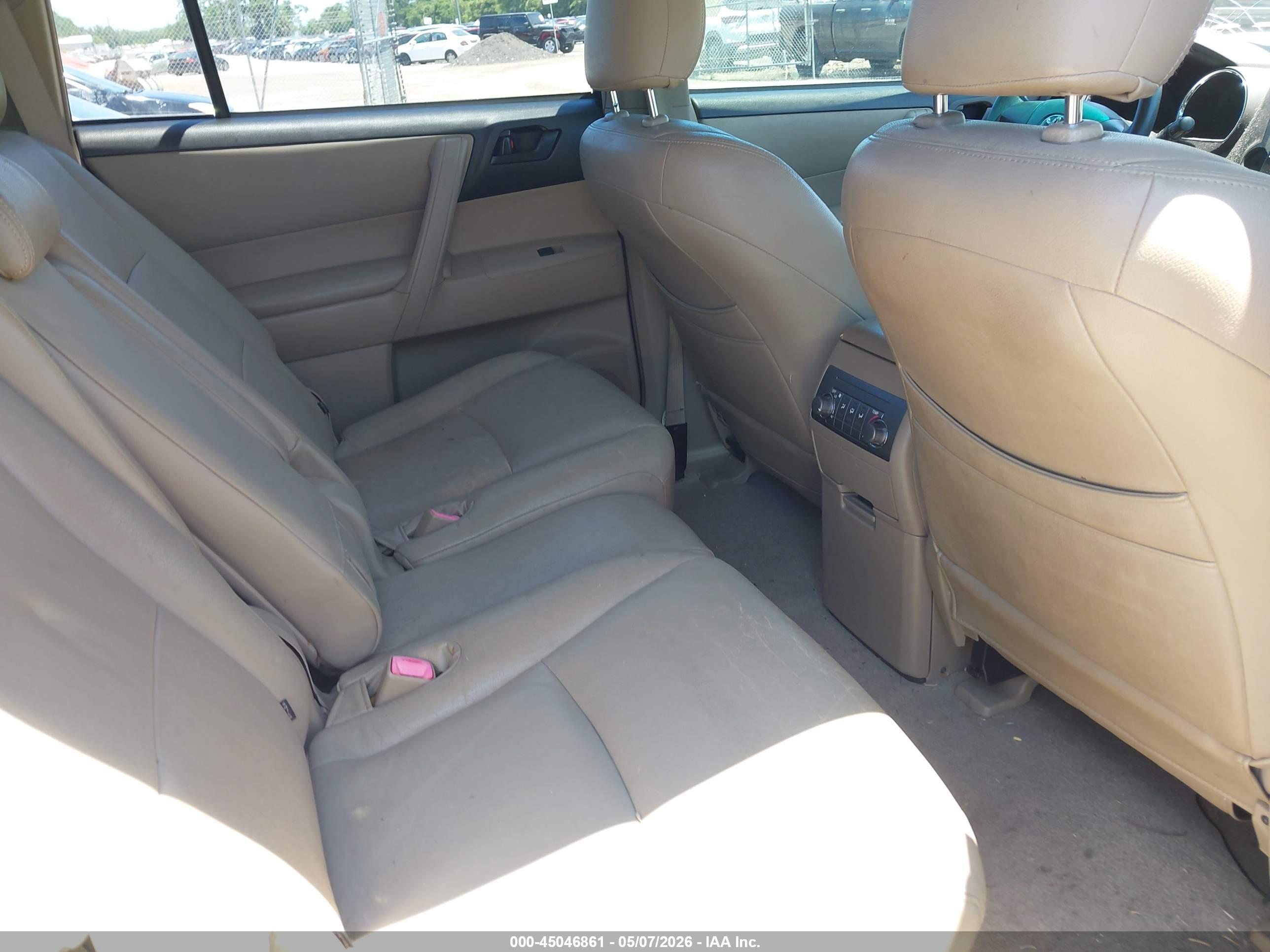 TOYOTA HIGHLANDER image 8