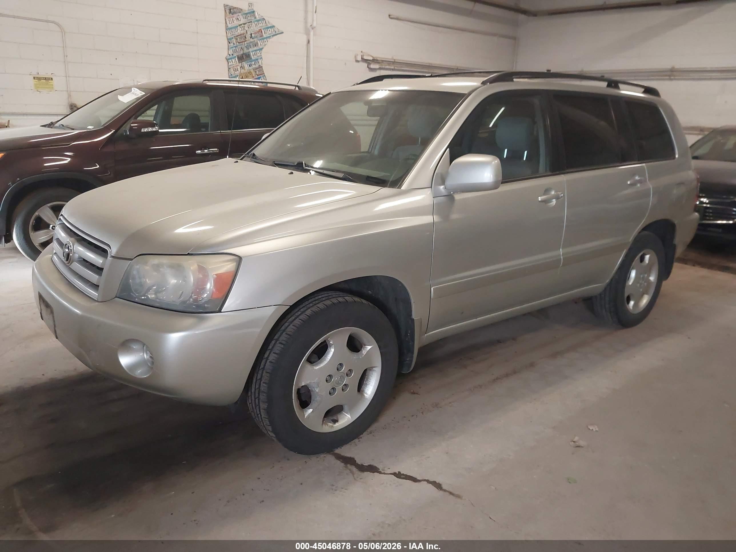TOYOTA HIGHLANDER image 2