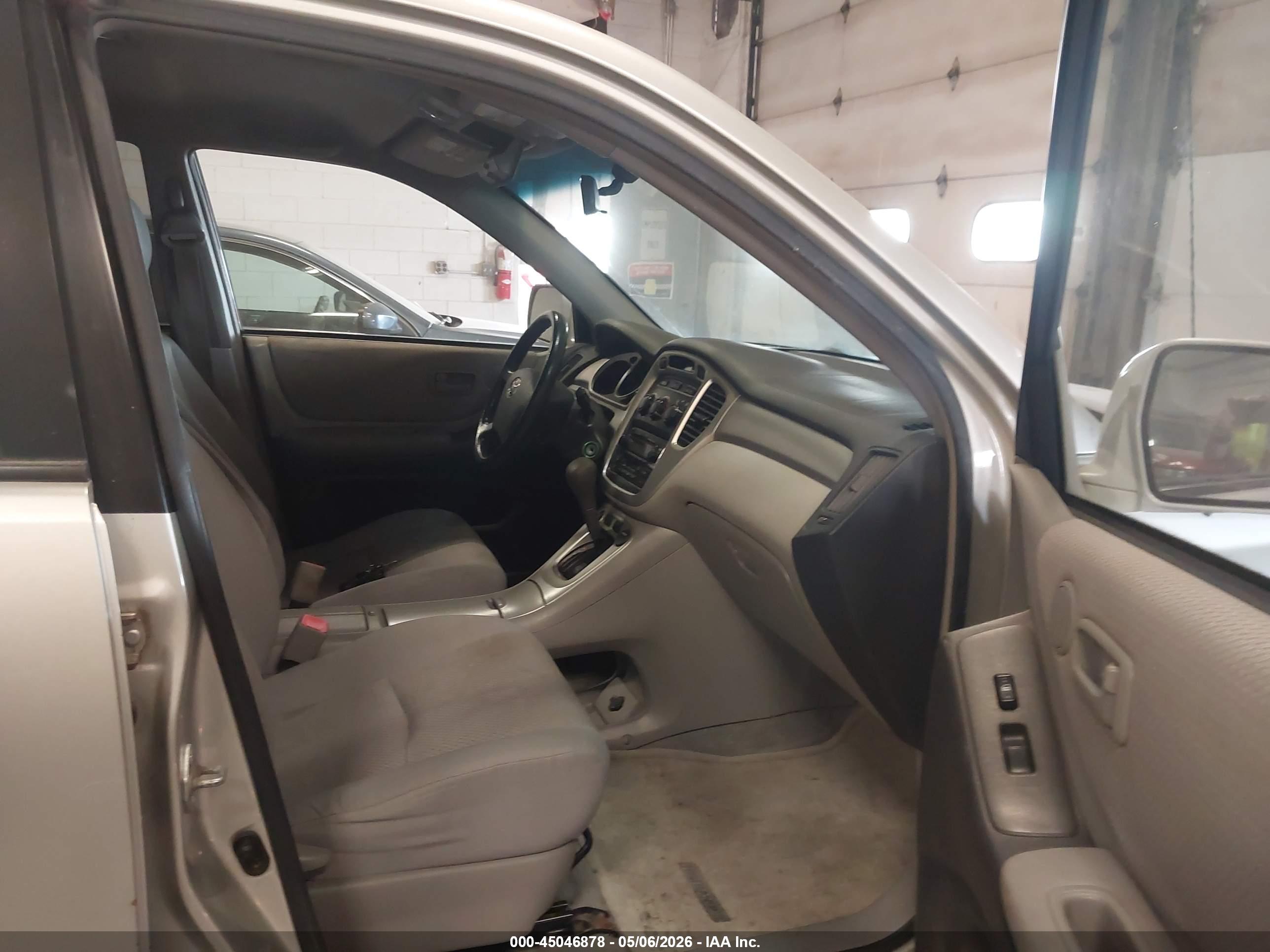 TOYOTA HIGHLANDER image 5