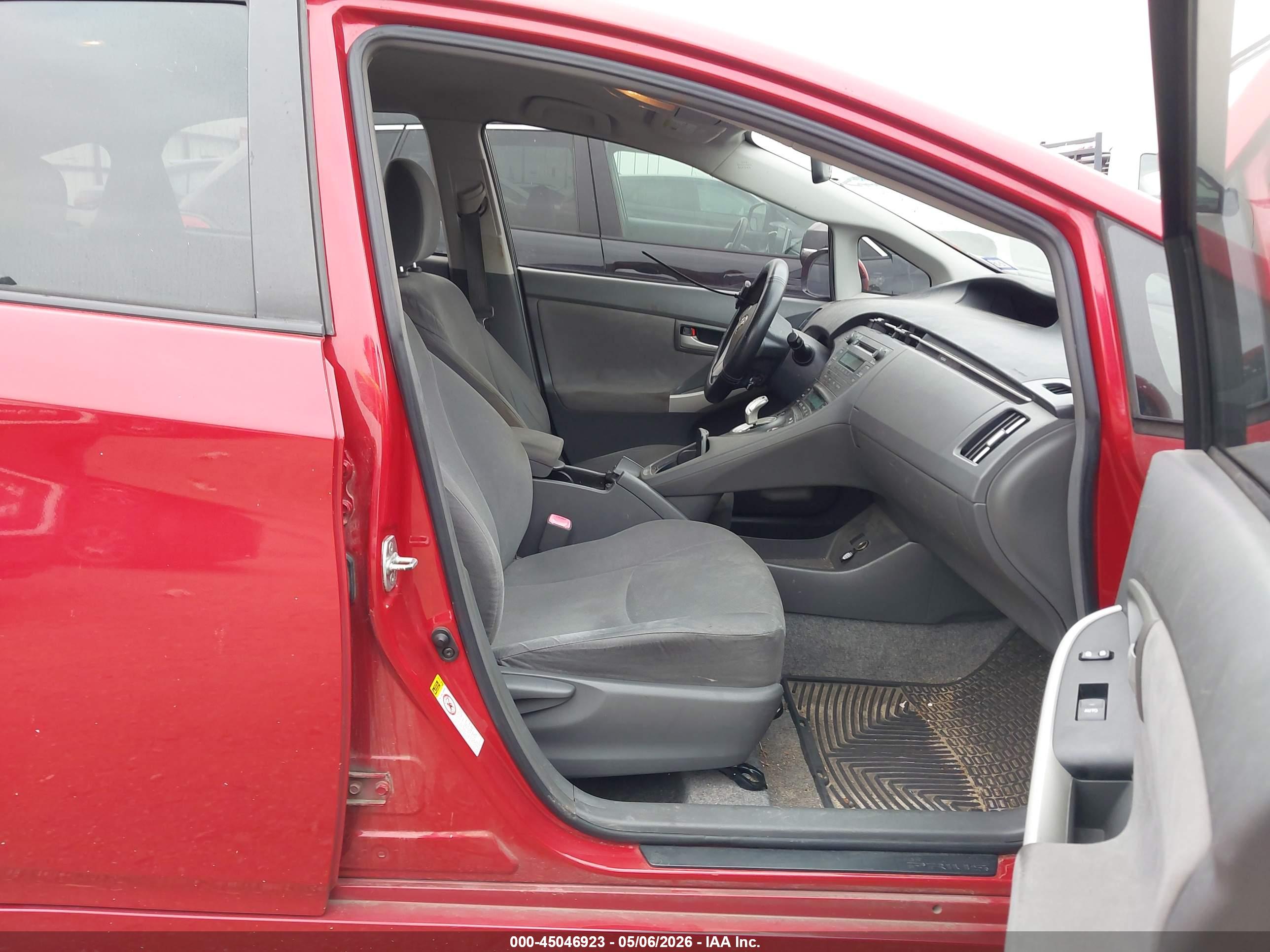 TOYOTA PRIUS image 5