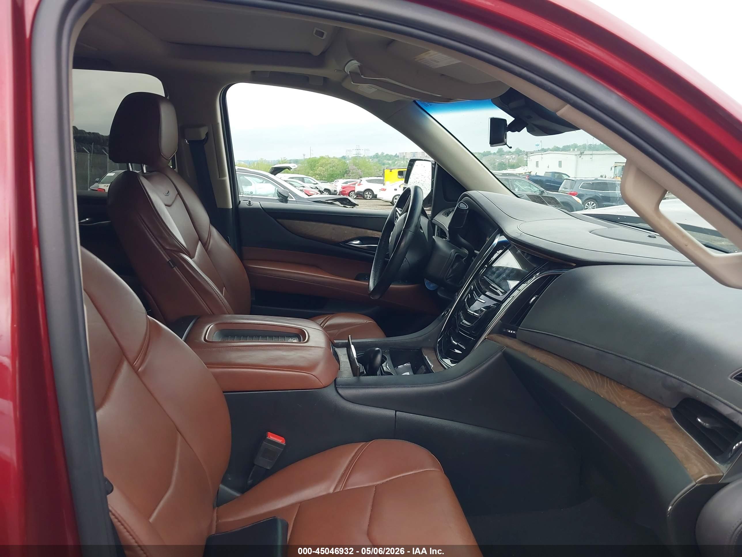 CADILLAC ESCALADE image 5