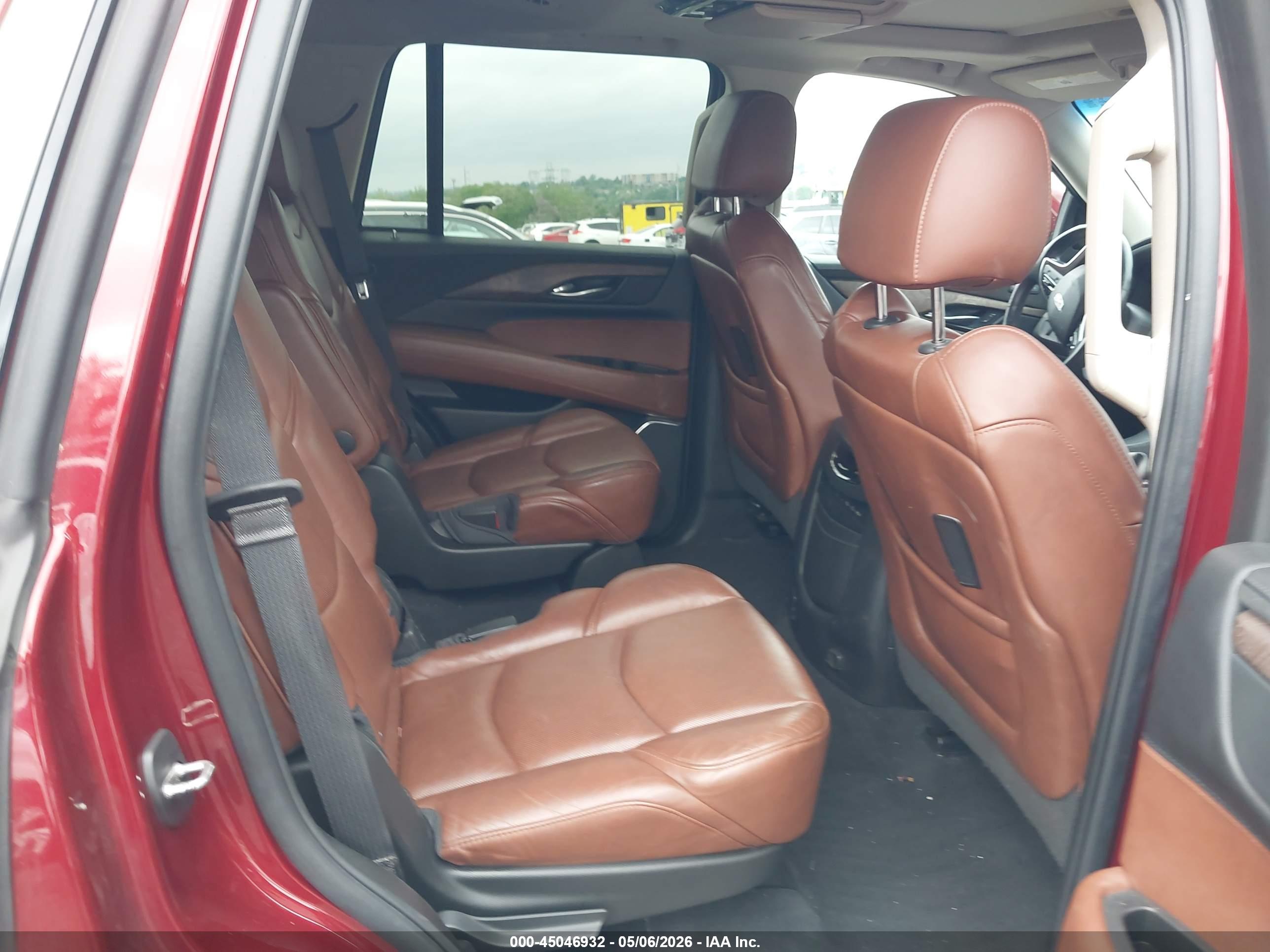 CADILLAC ESCALADE image 8