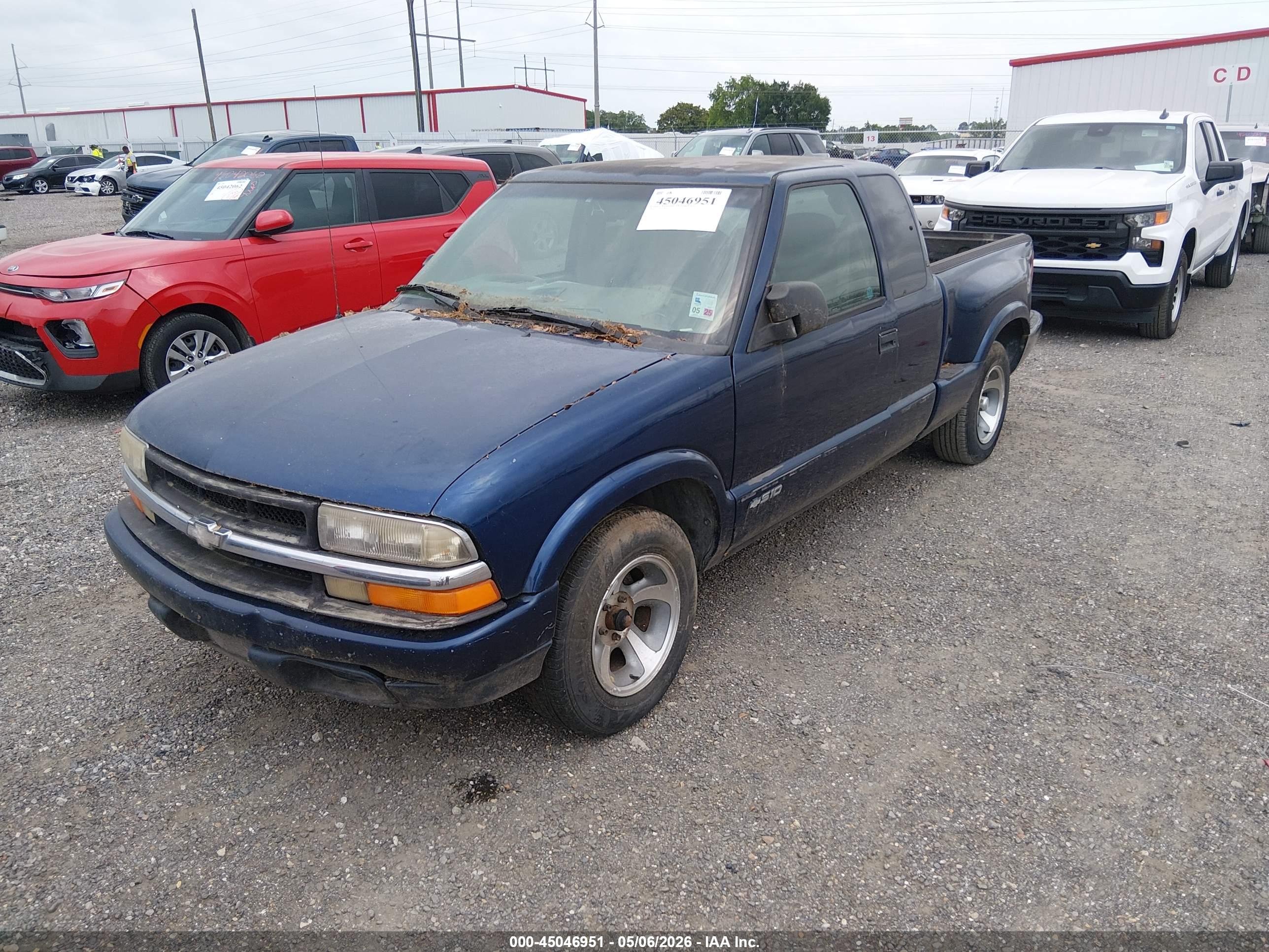 CHEVROLET S-10 image 2