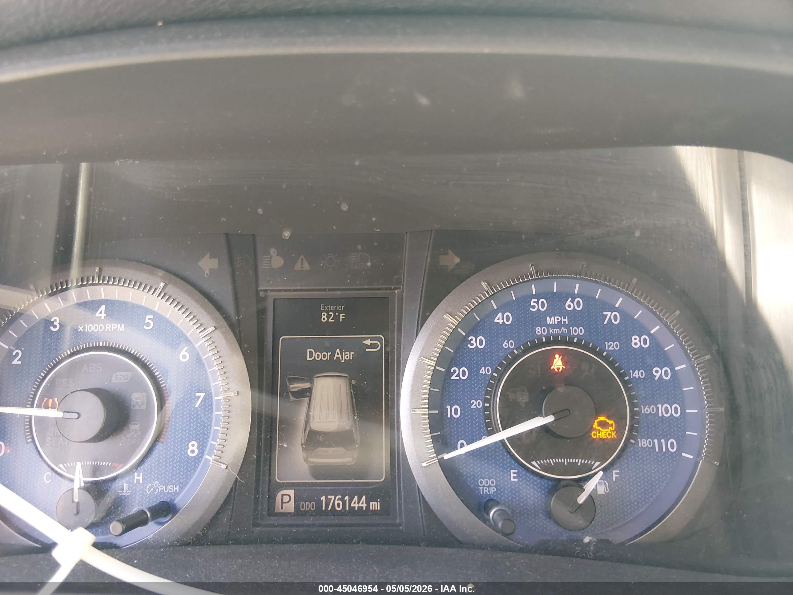TOYOTA SIENNA image 7