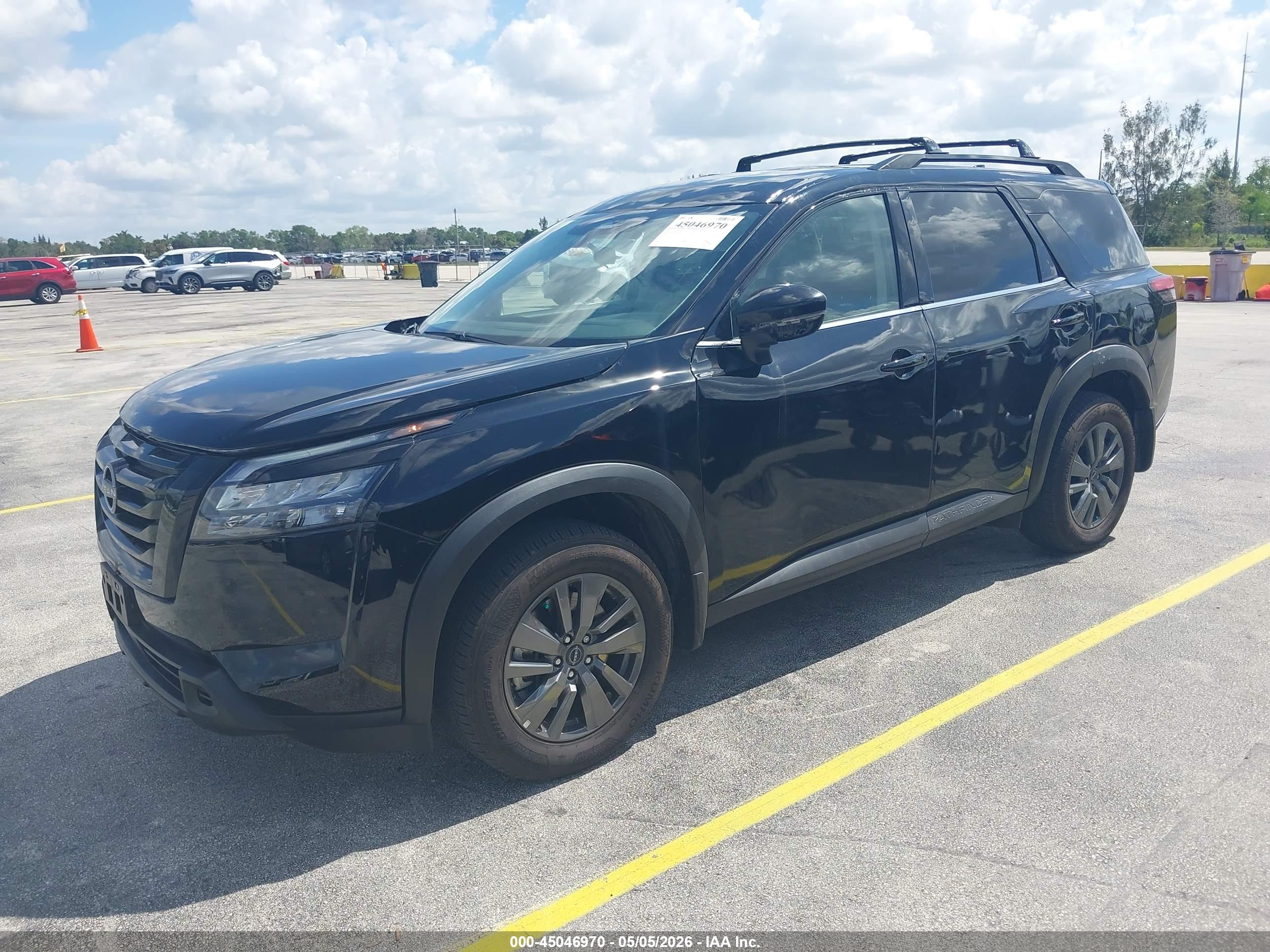 NISSAN PATHFINDER image 2