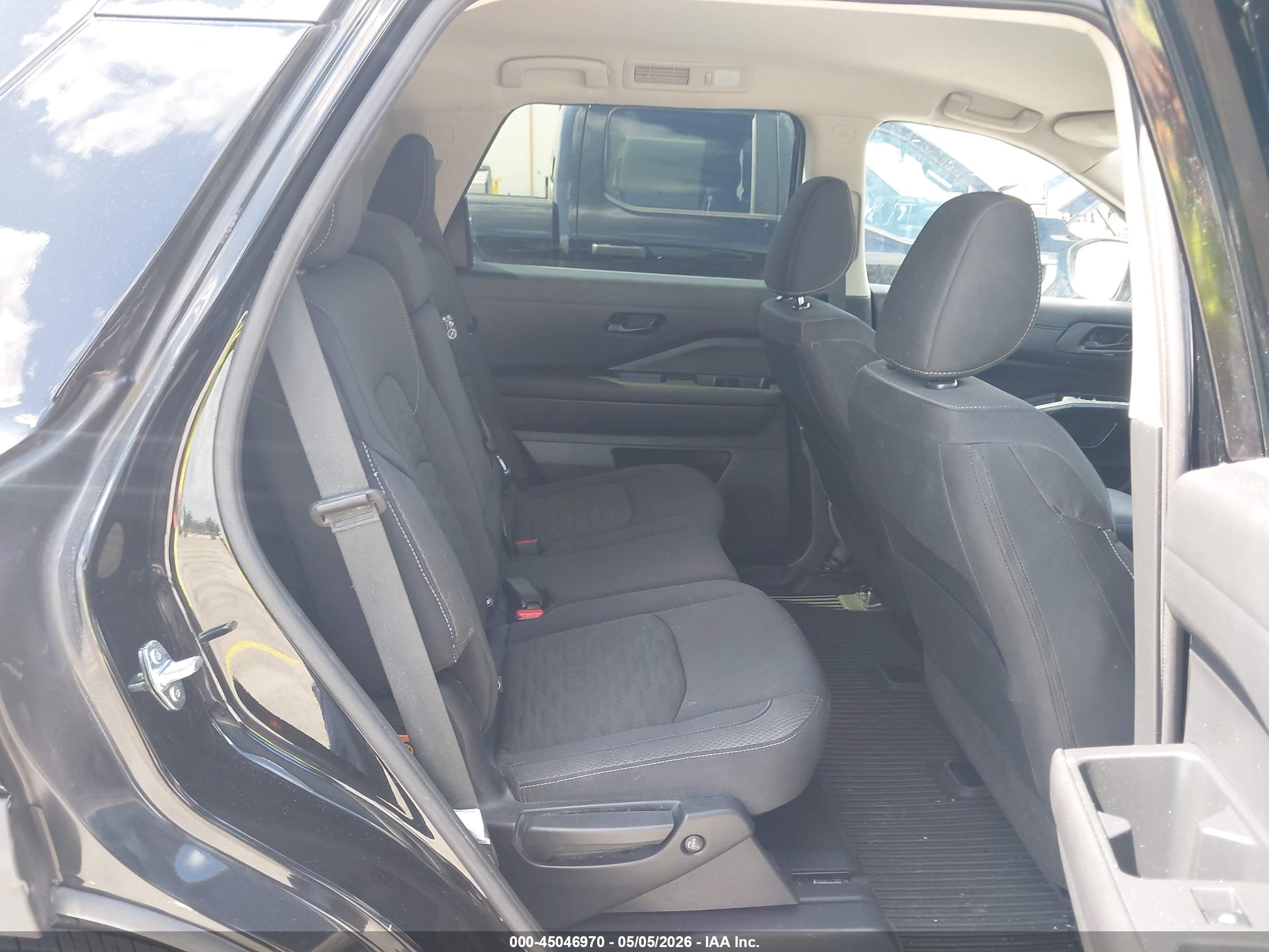 NISSAN PATHFINDER image 8