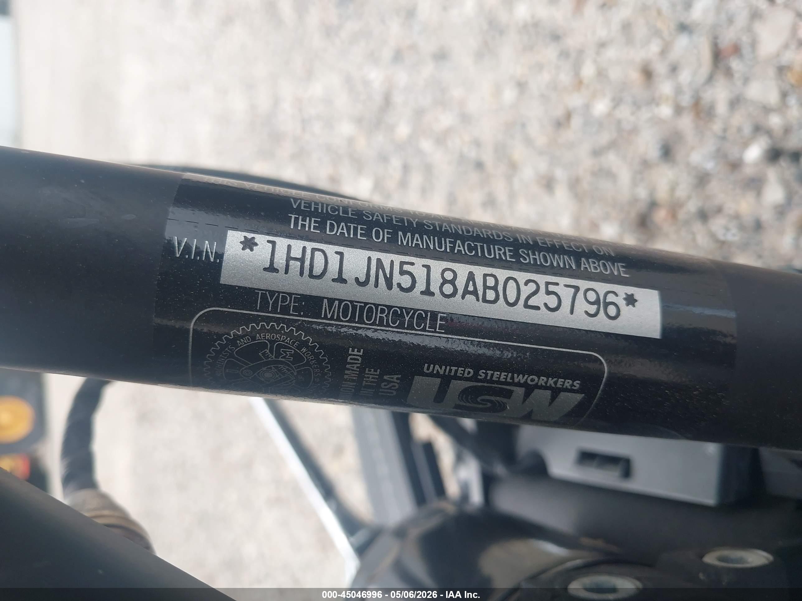 HARLEY-DAVIDSON FLSTFB image 10