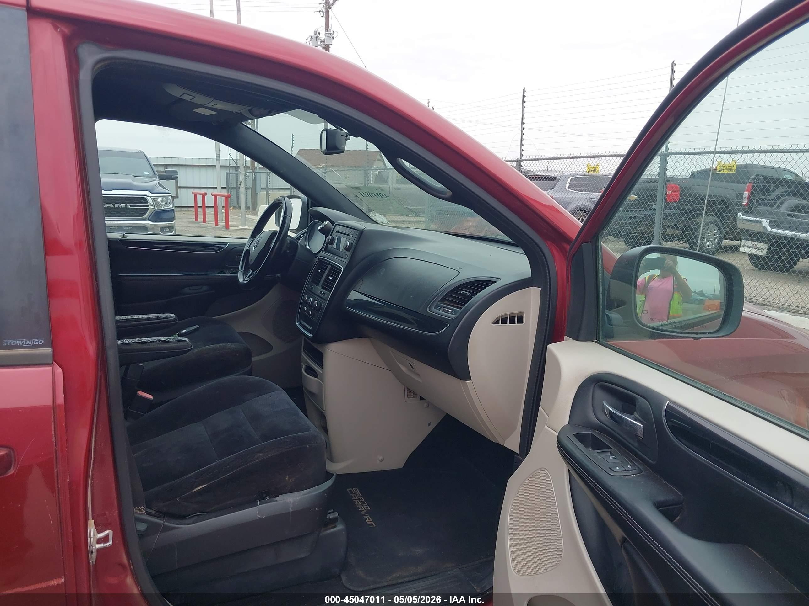 DODGE GRAND image 5