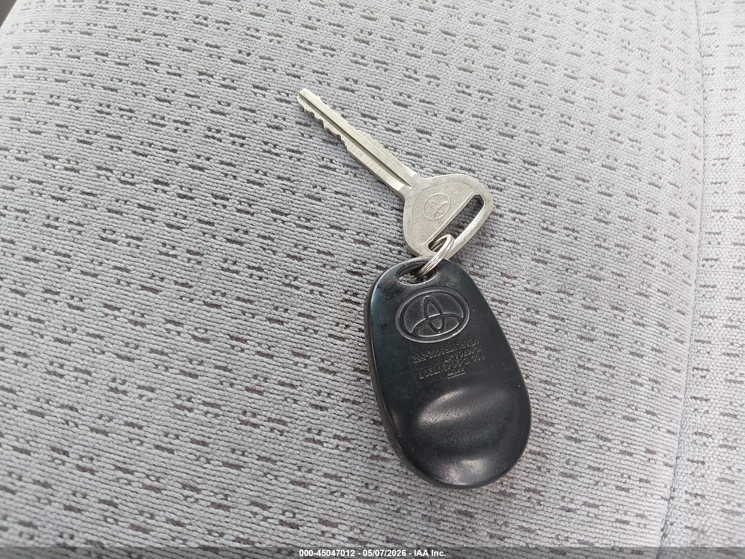 TOYOTA SIENNA image 11