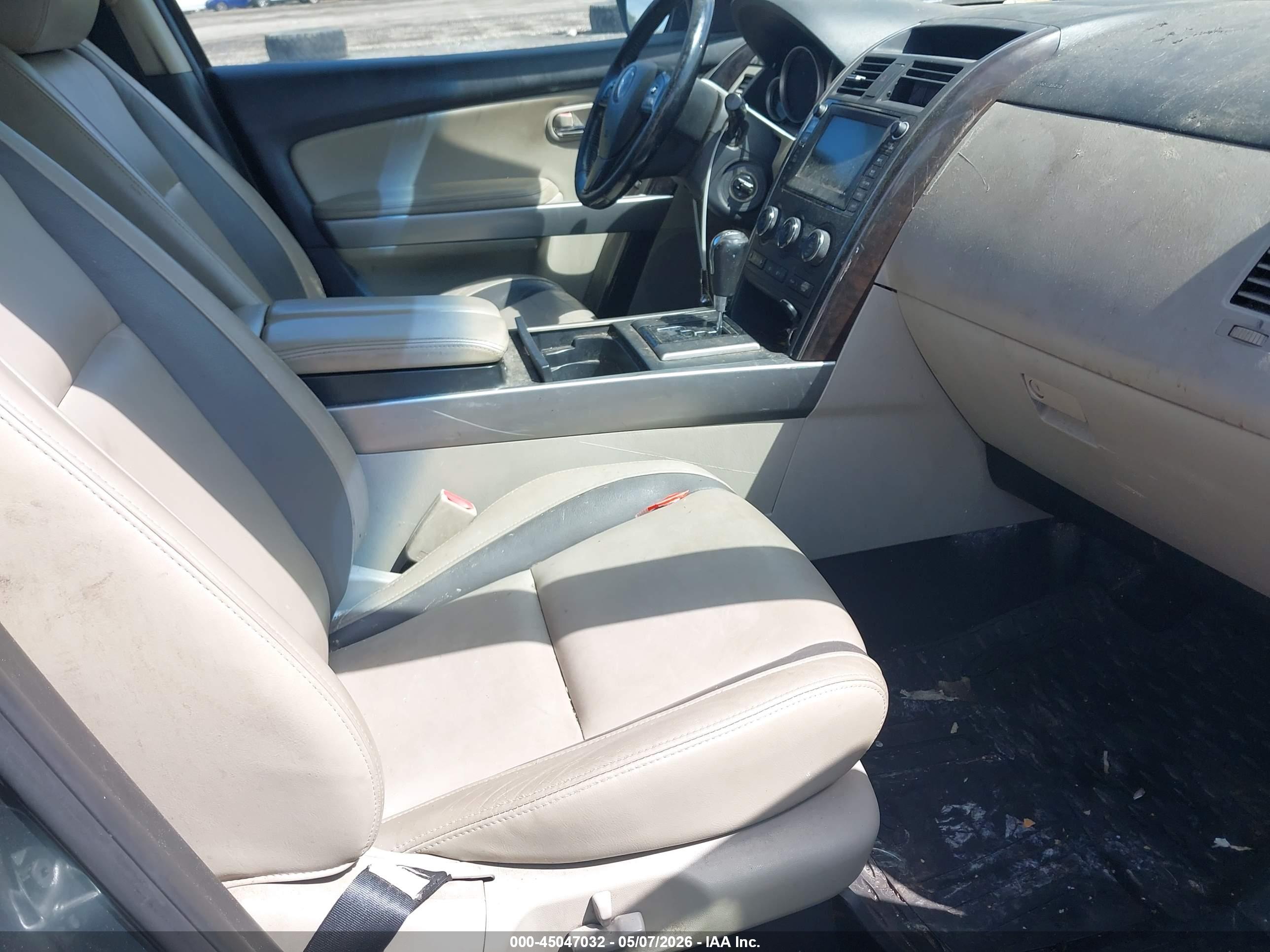MAZDA CX-9 image 5