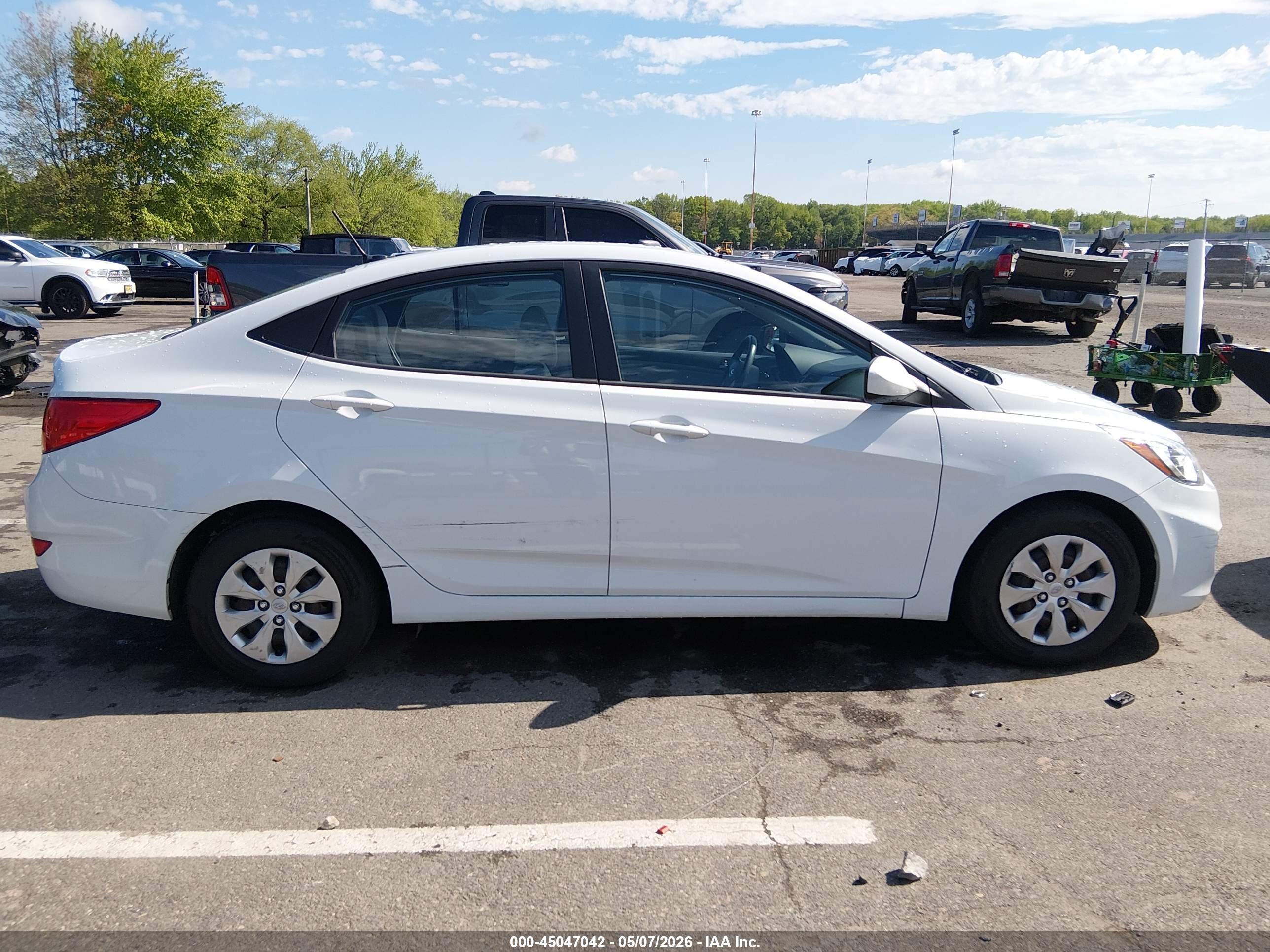 HYUNDAI ACCENT image 6