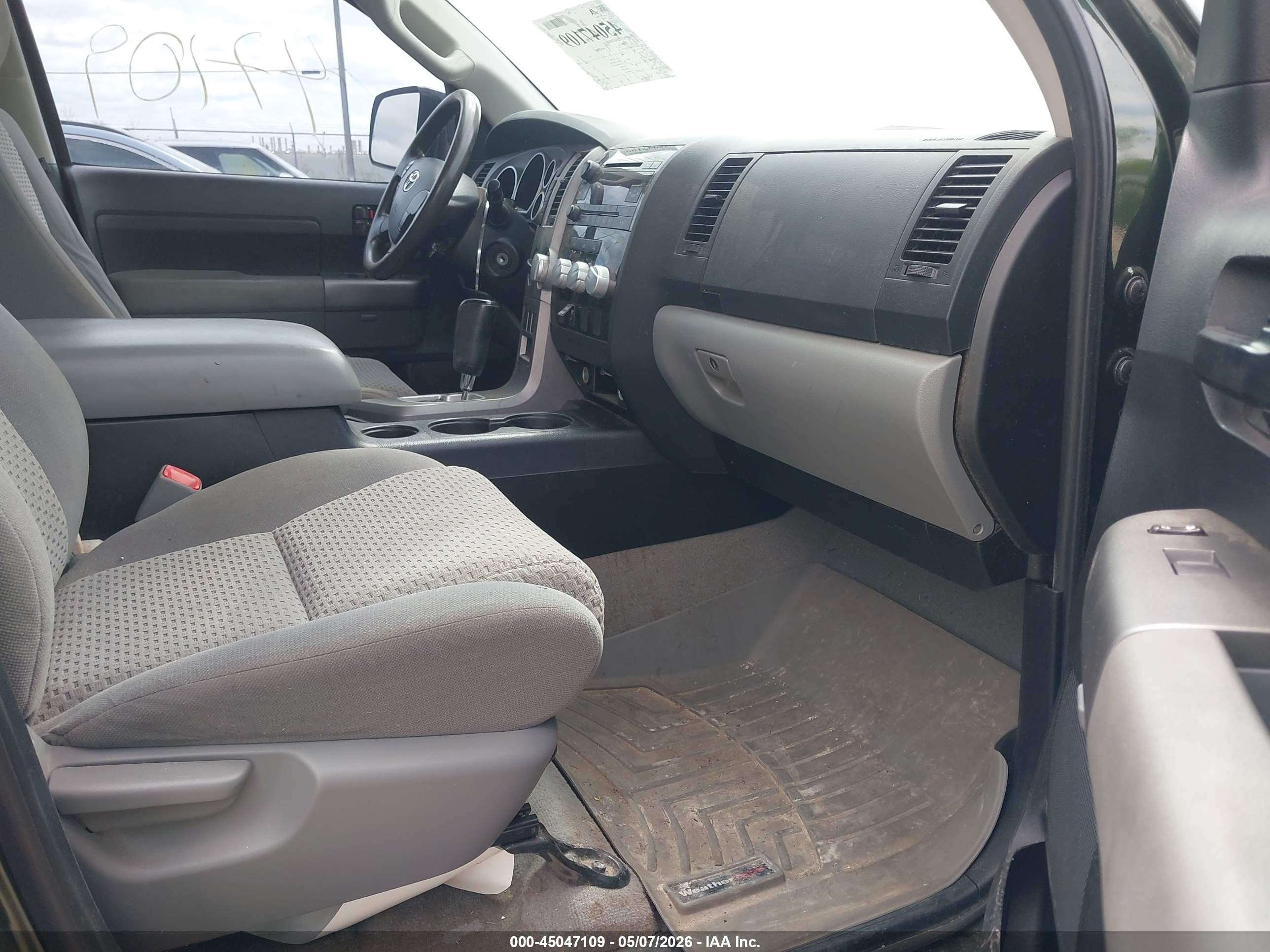 TOYOTA TUNDRA image 5