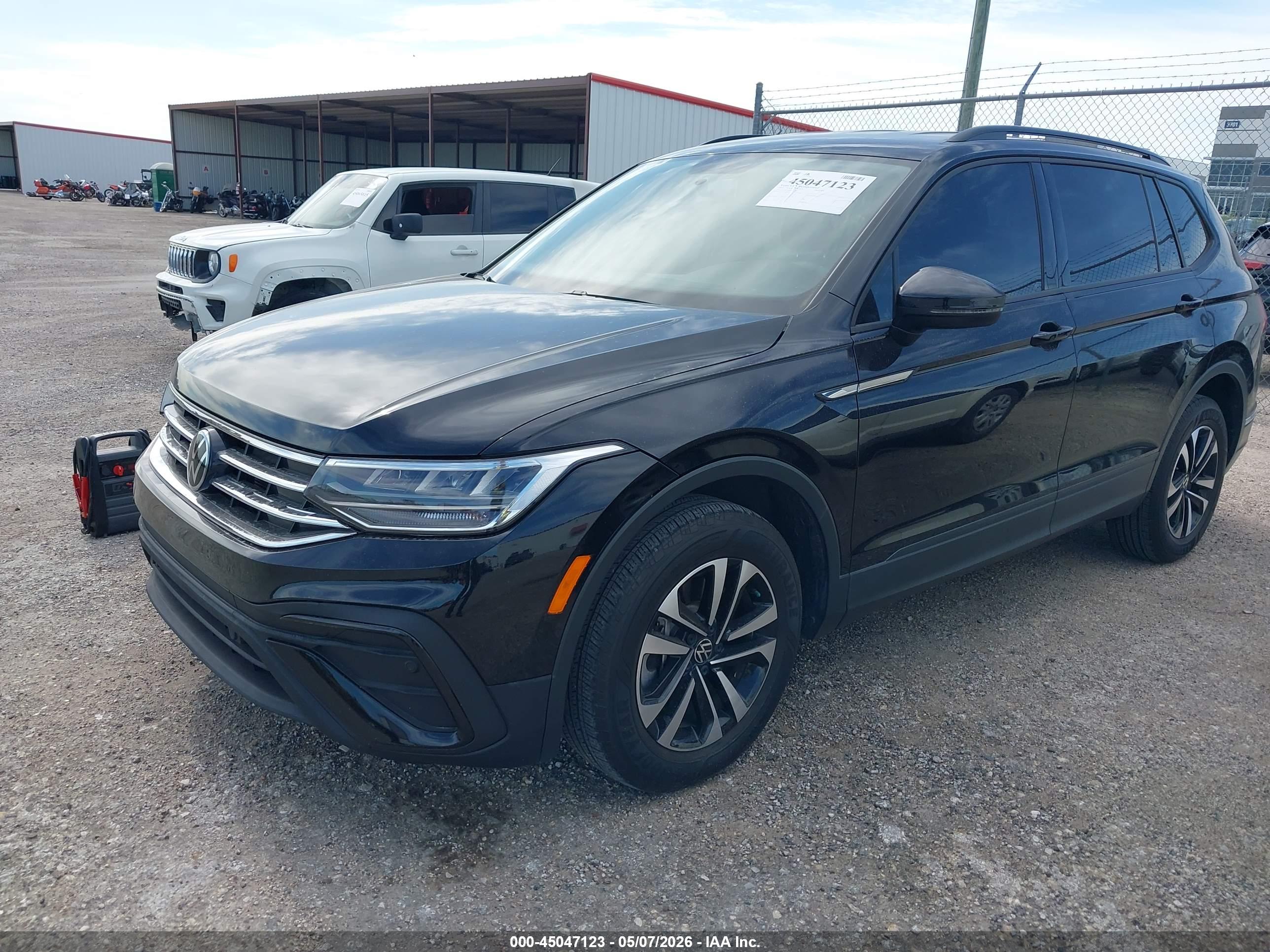 VOLKSWAGEN TIGUAN image 2