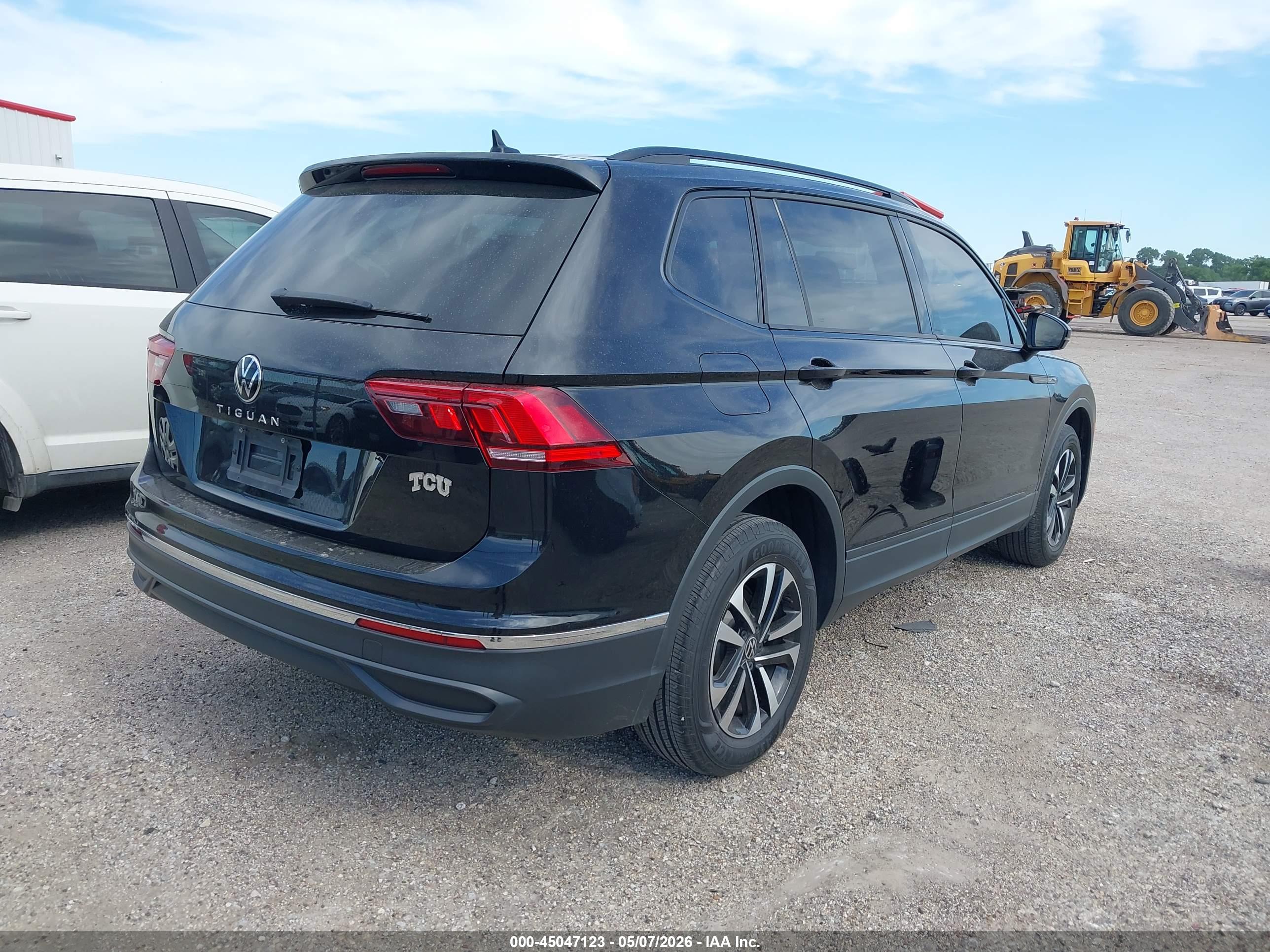 VOLKSWAGEN TIGUAN image 4