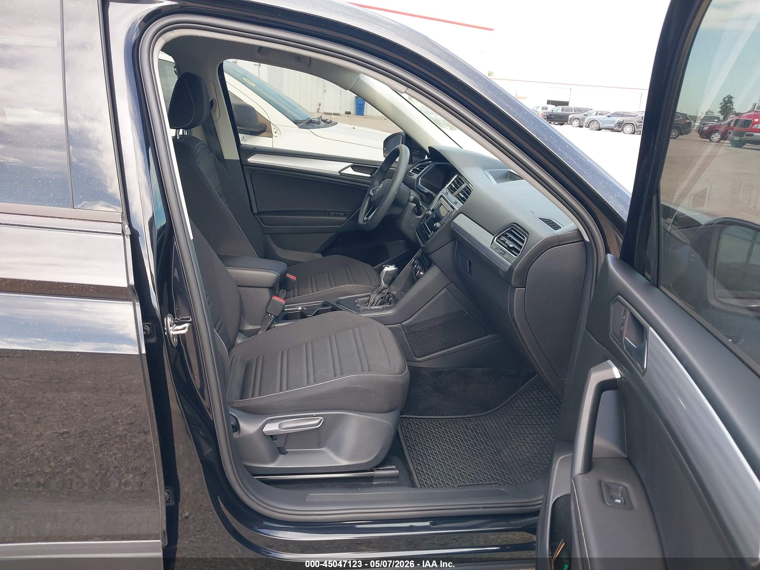 VOLKSWAGEN TIGUAN image 5