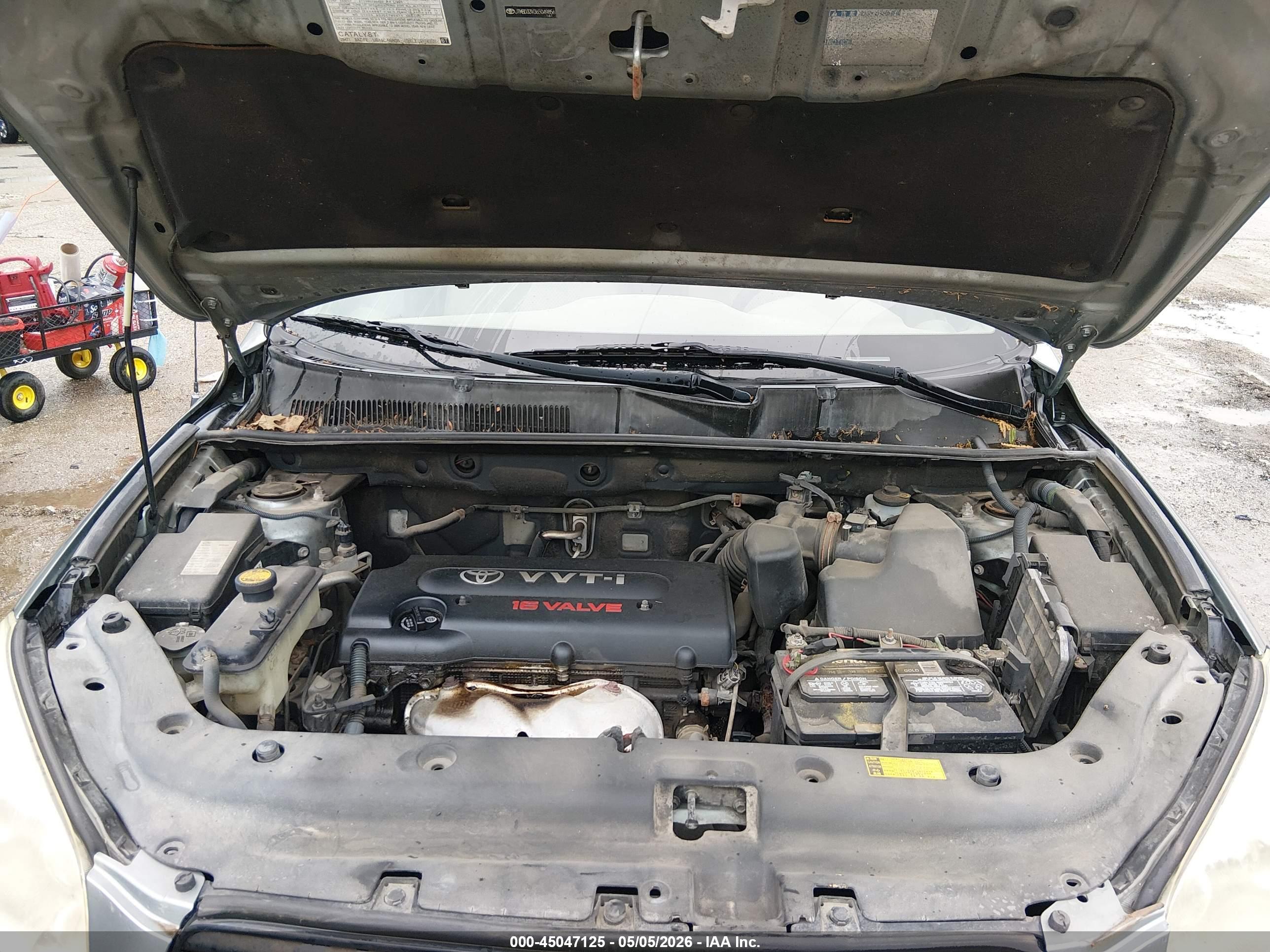 TOYOTA RAV4 image 10