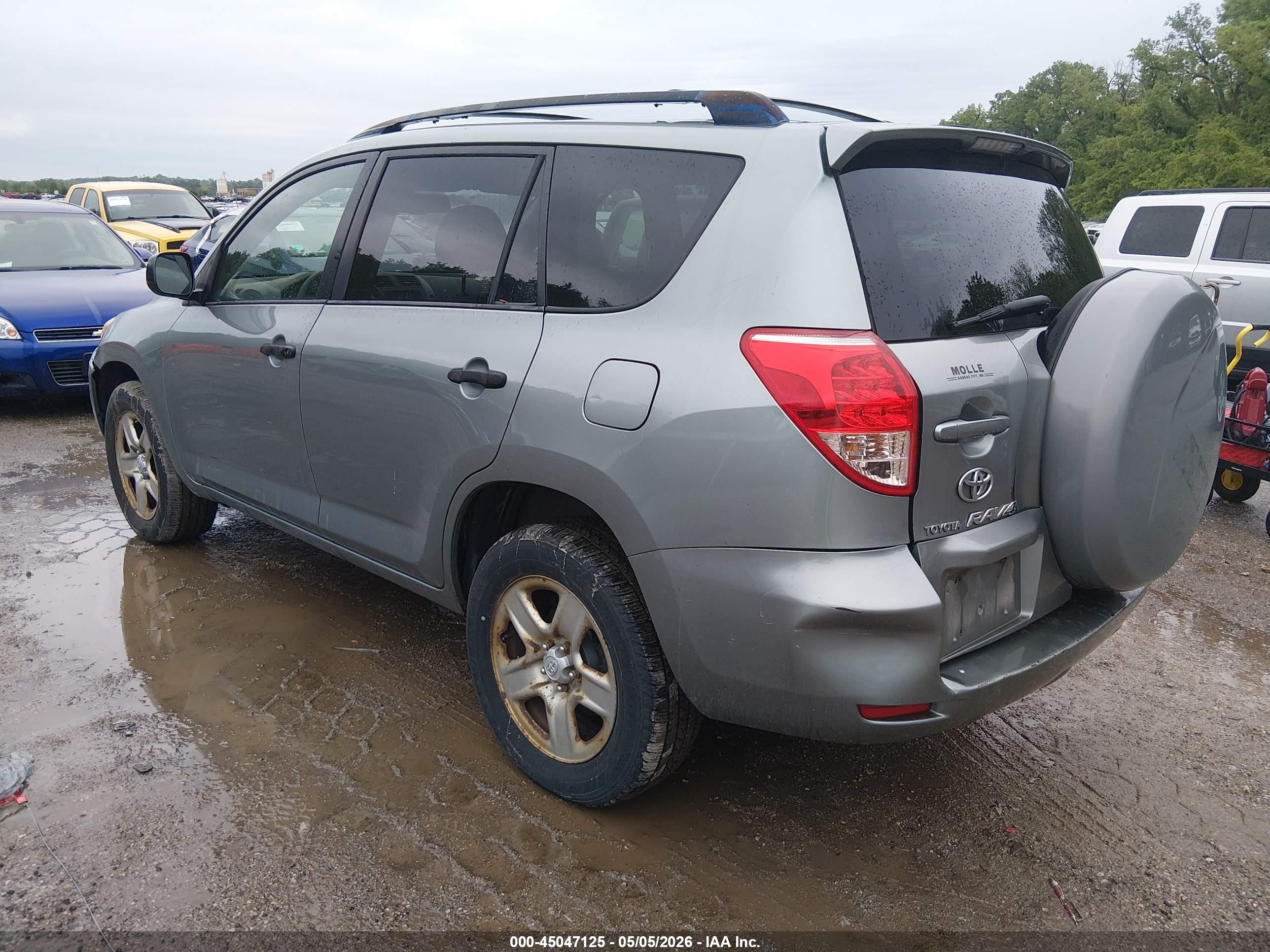 TOYOTA RAV4 image 3