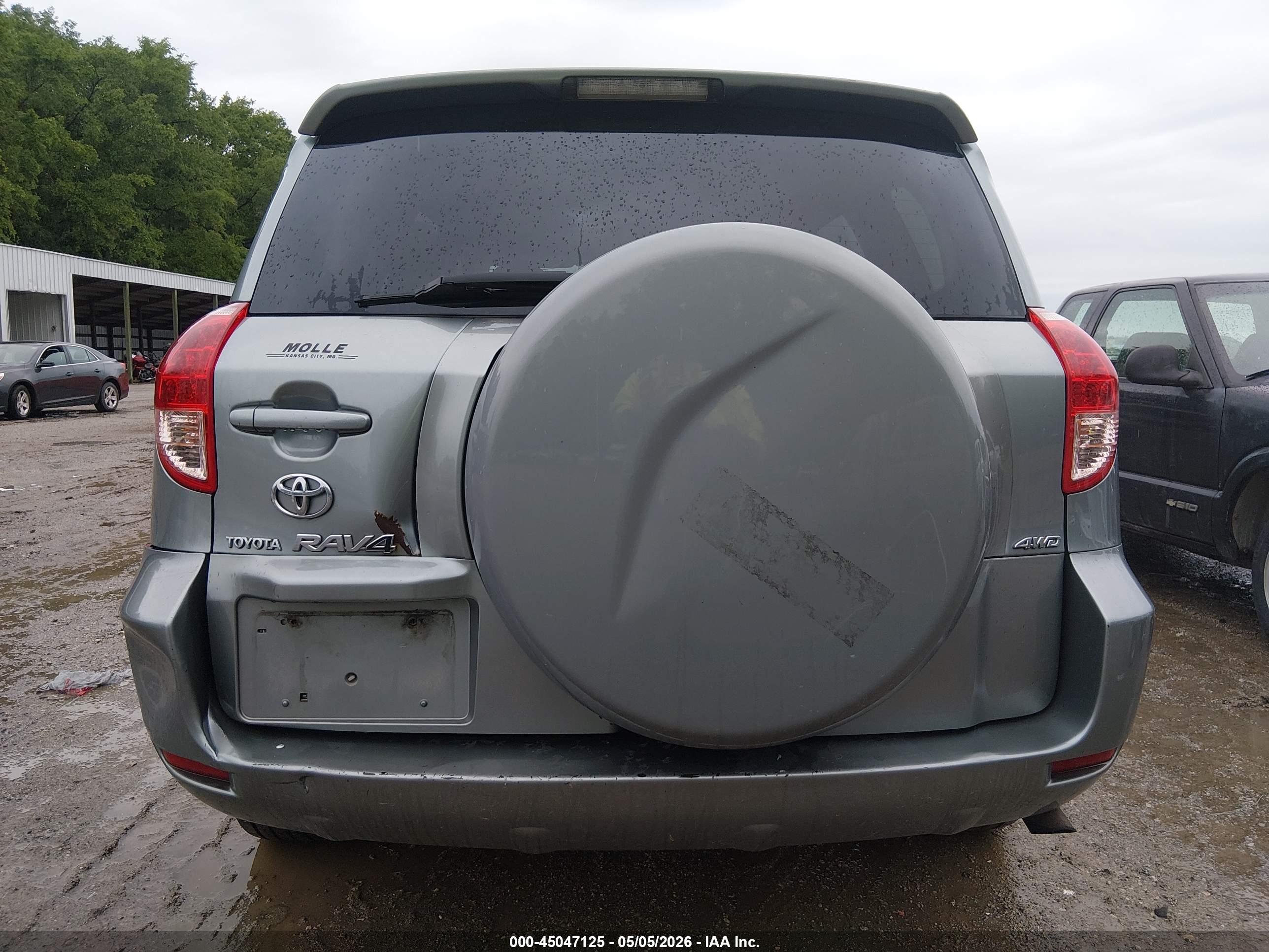 TOYOTA RAV4 image 6