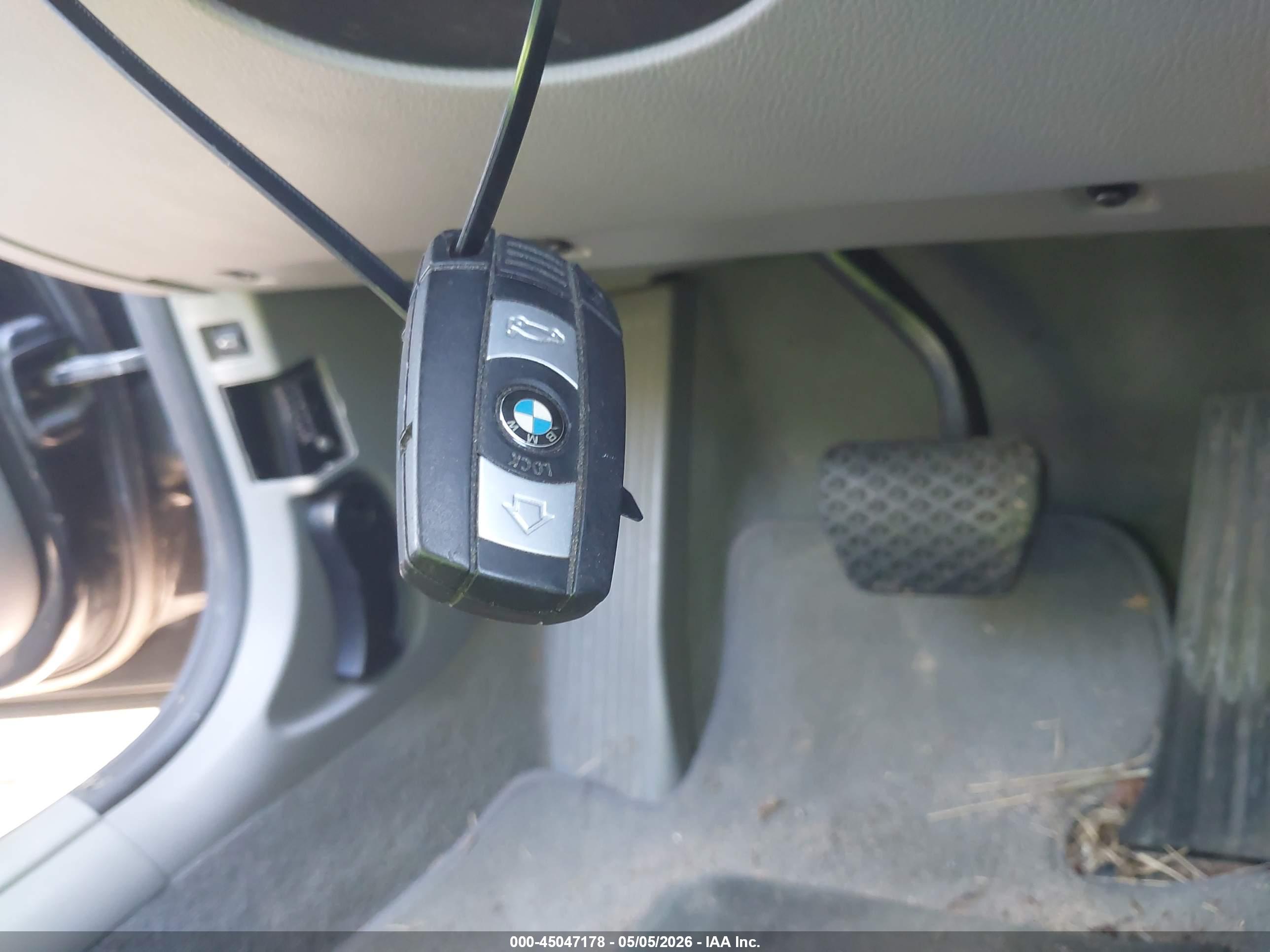 BMW 328I image 11