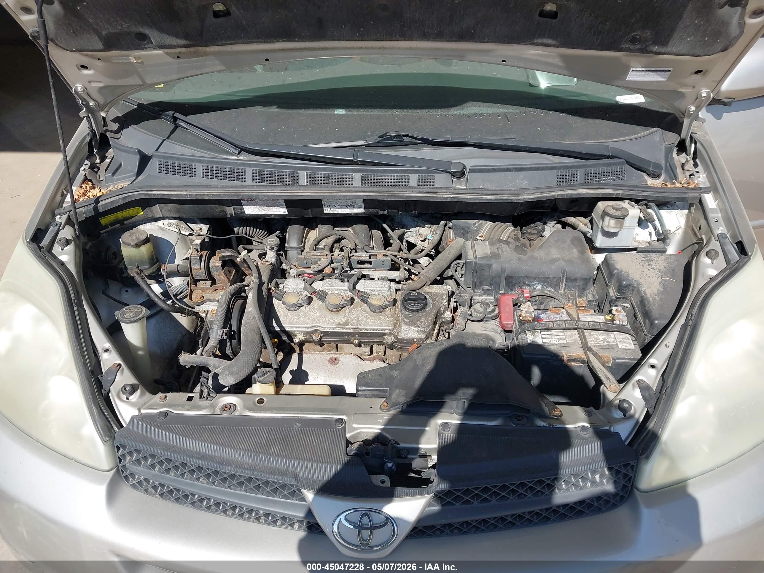 TOYOTA SIENNA image 10