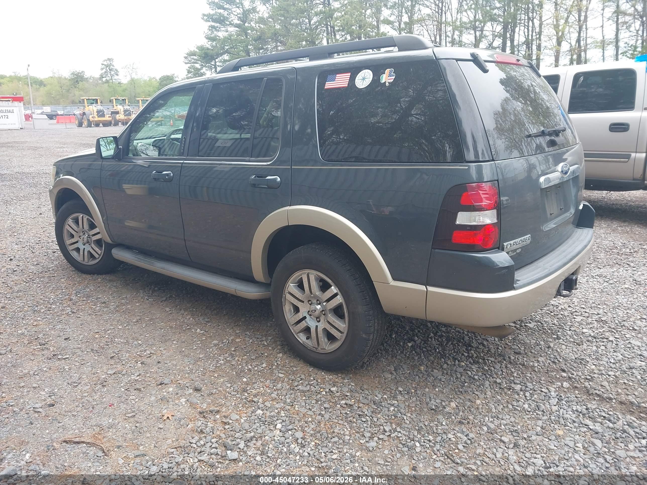 FORD EXPLORER image 3