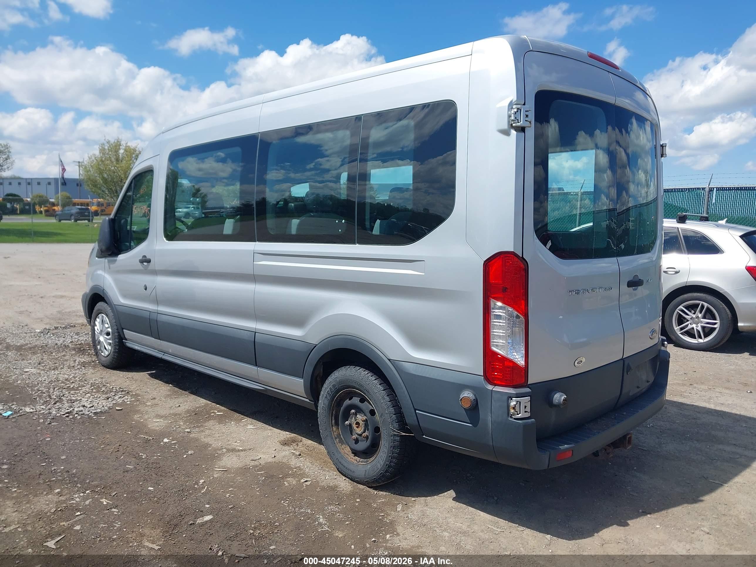 FORD TRANSIT image 3
