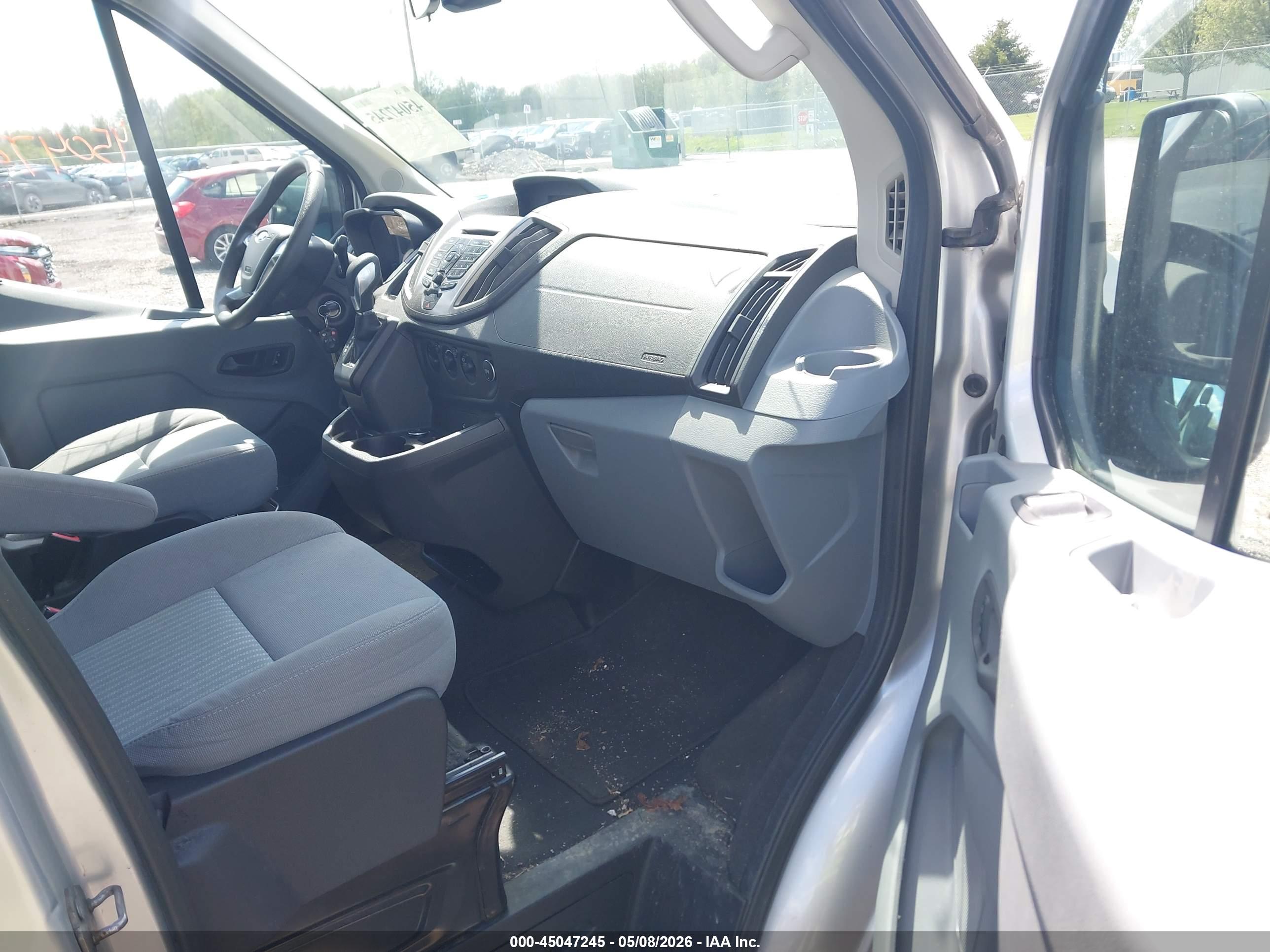 FORD TRANSIT image 5