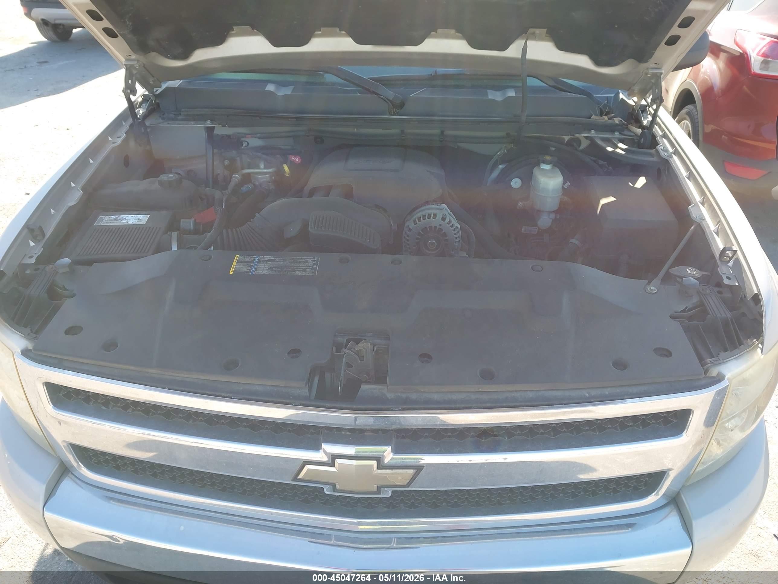 CHEVROLET SILVERADO image 10