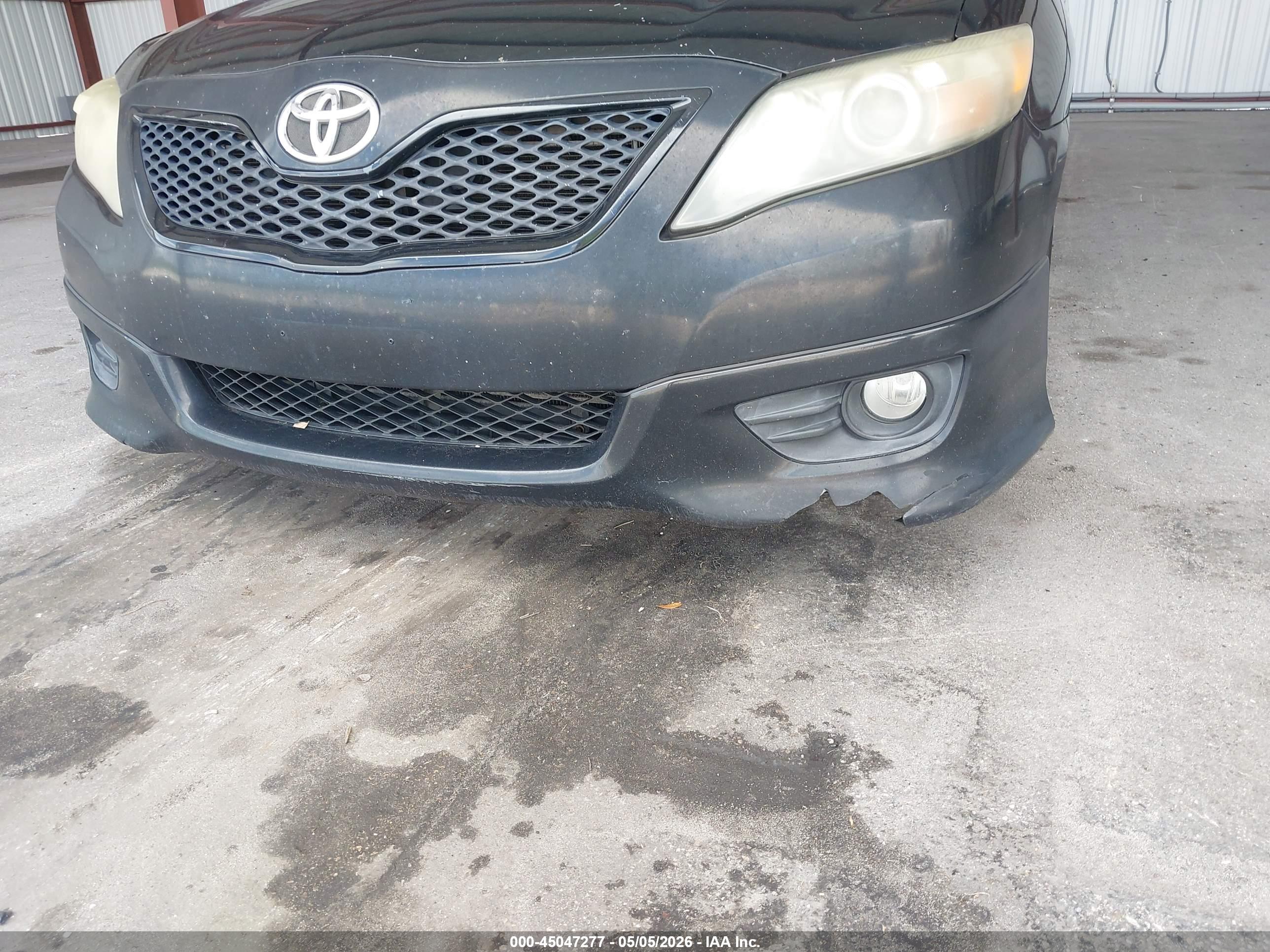 TOYOTA CAMRY image 6