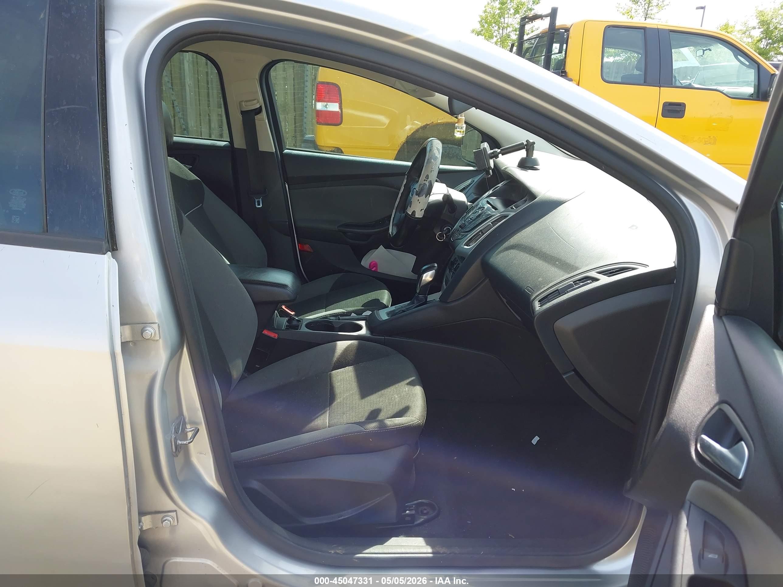 FORD FOCUS image 5