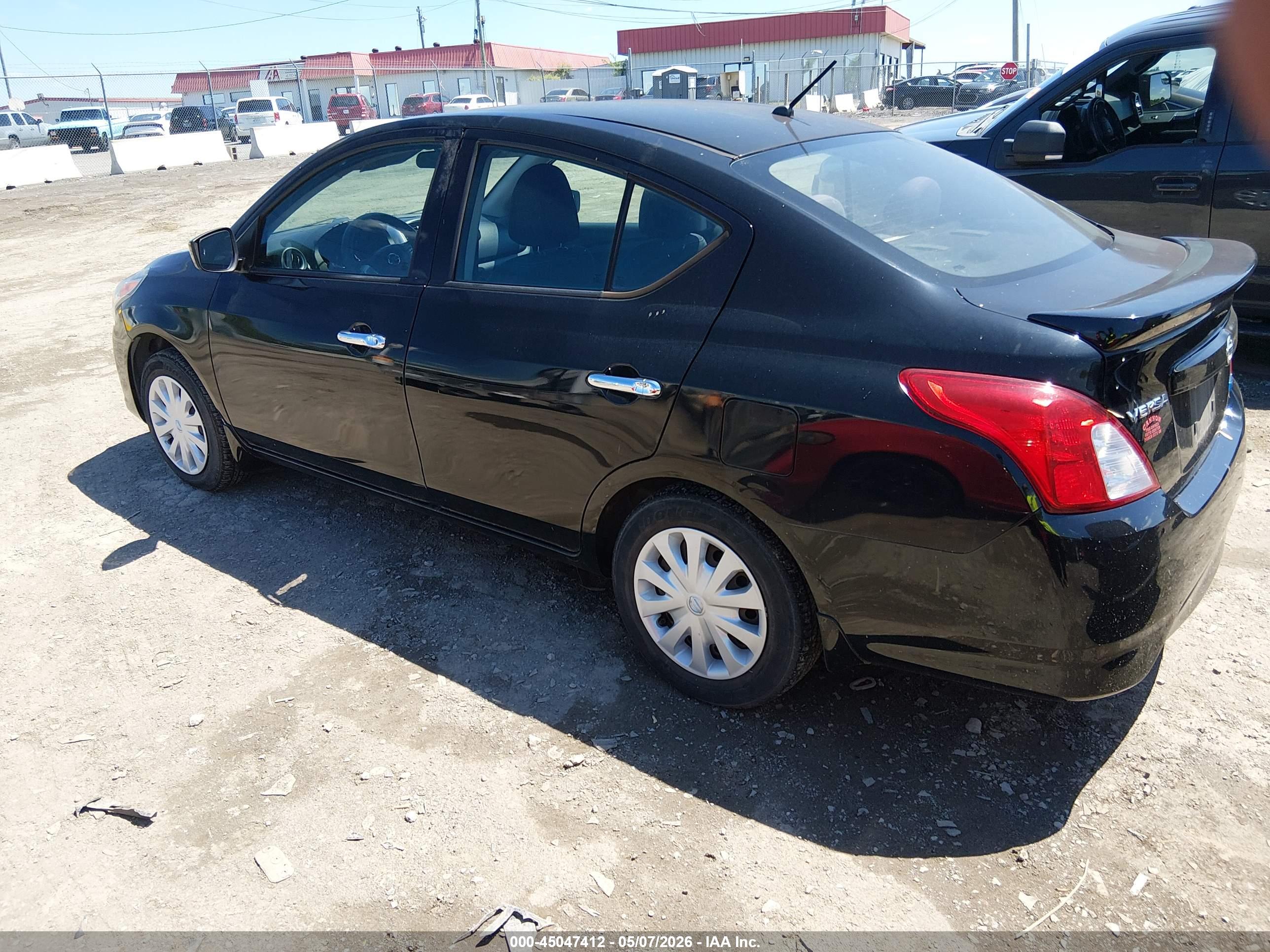 NISSAN VERSA image 3