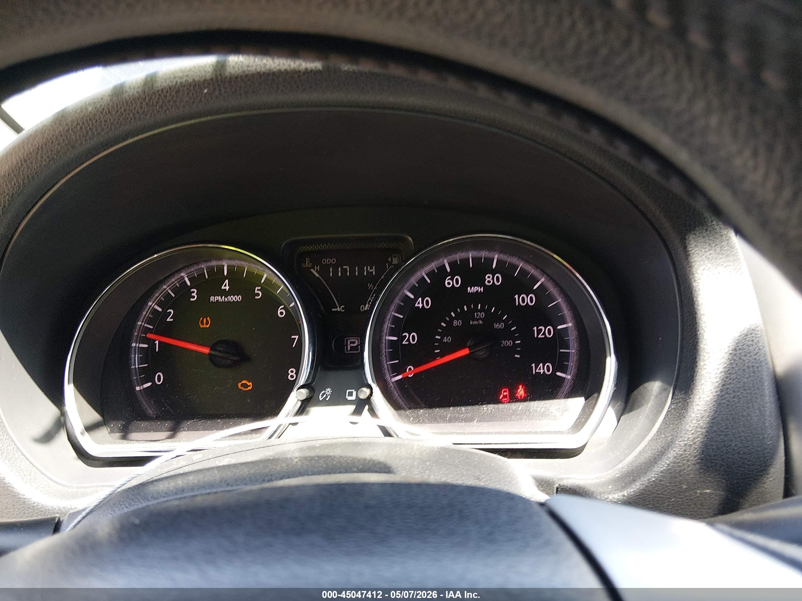 NISSAN VERSA image 7
