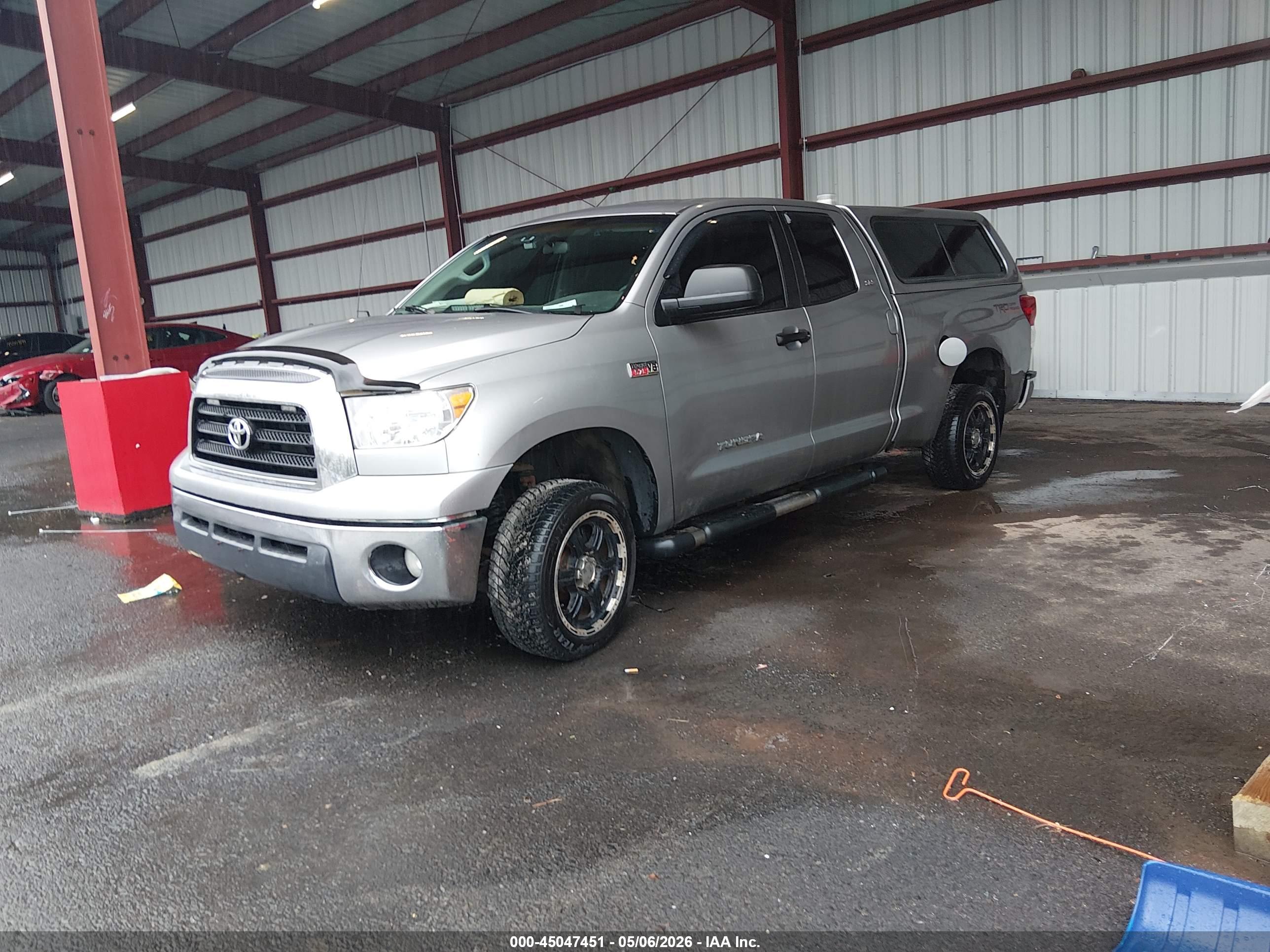 TOYOTA TUNDRA image 2