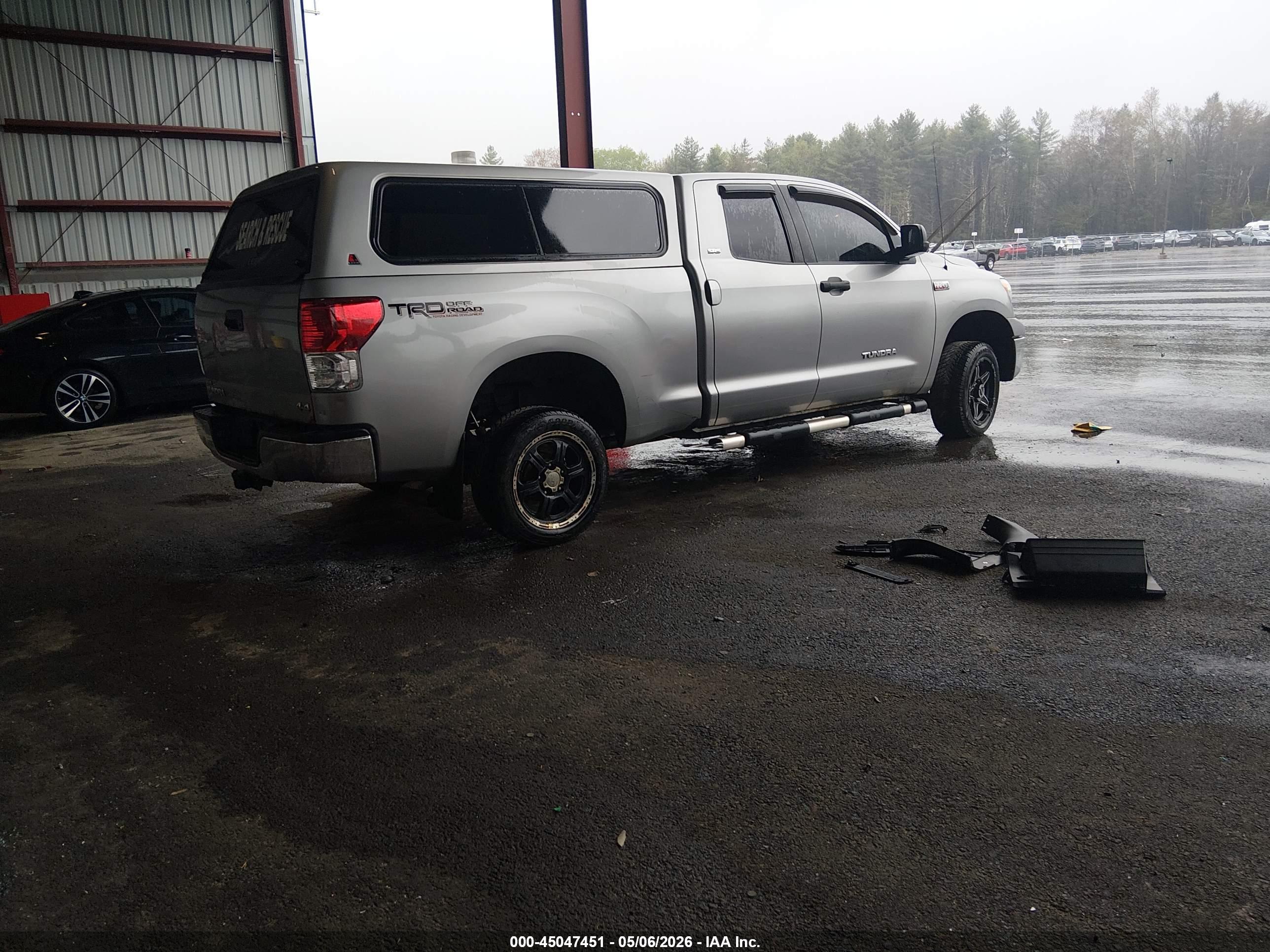 TOYOTA TUNDRA image 4