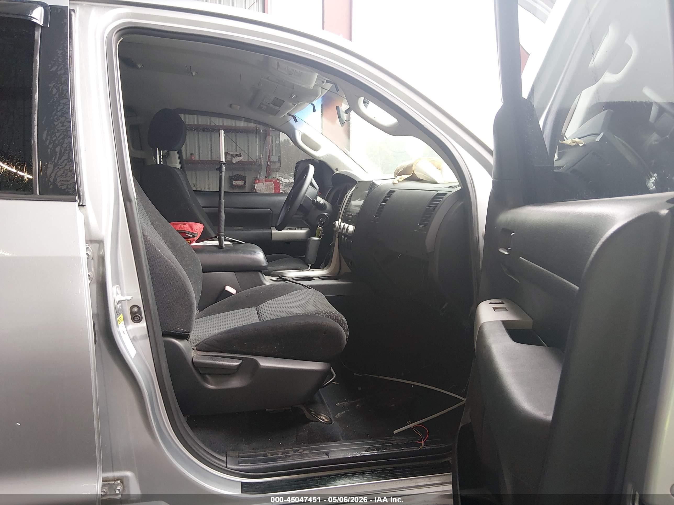 TOYOTA TUNDRA image 5