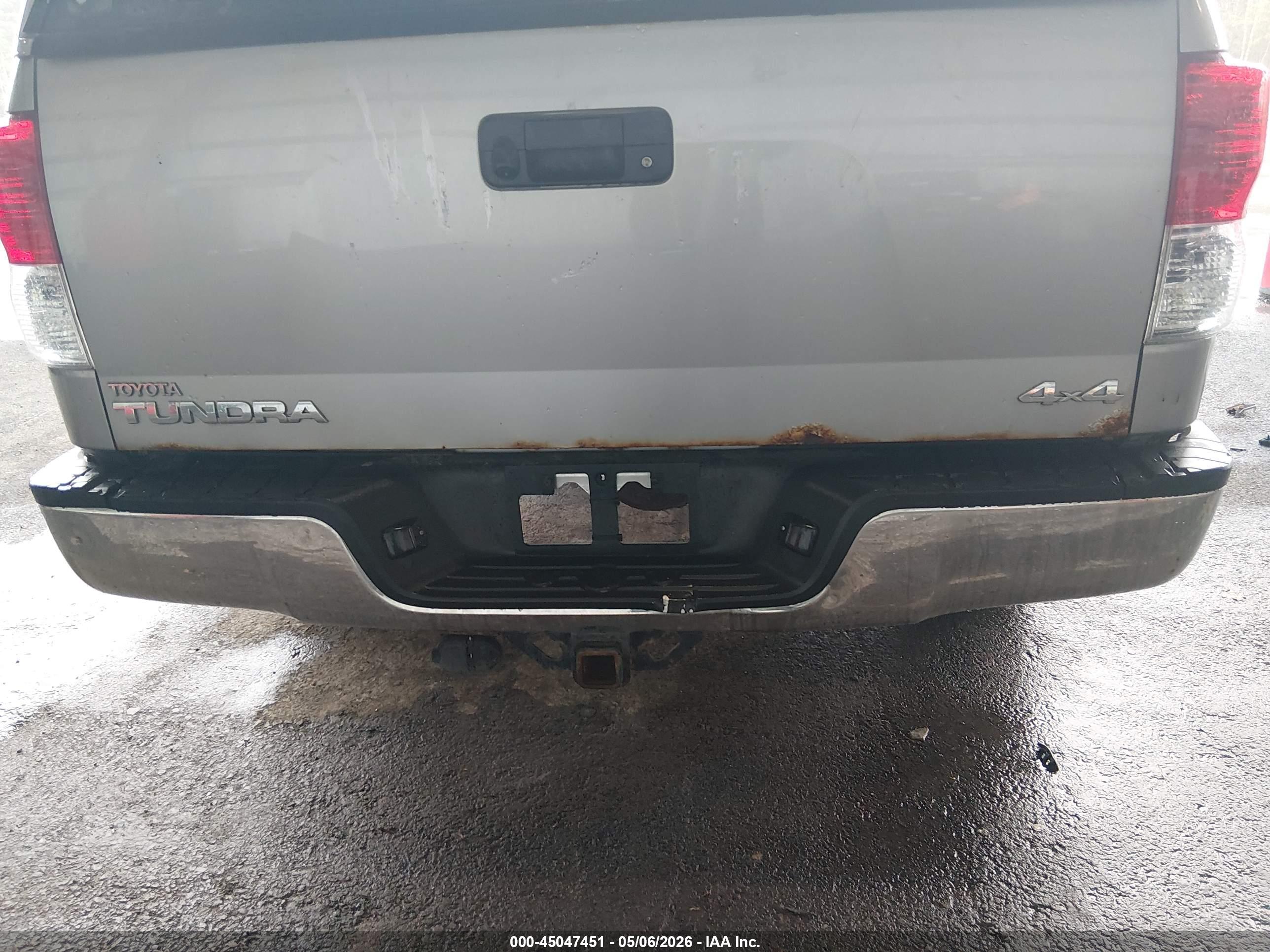 TOYOTA TUNDRA image 6