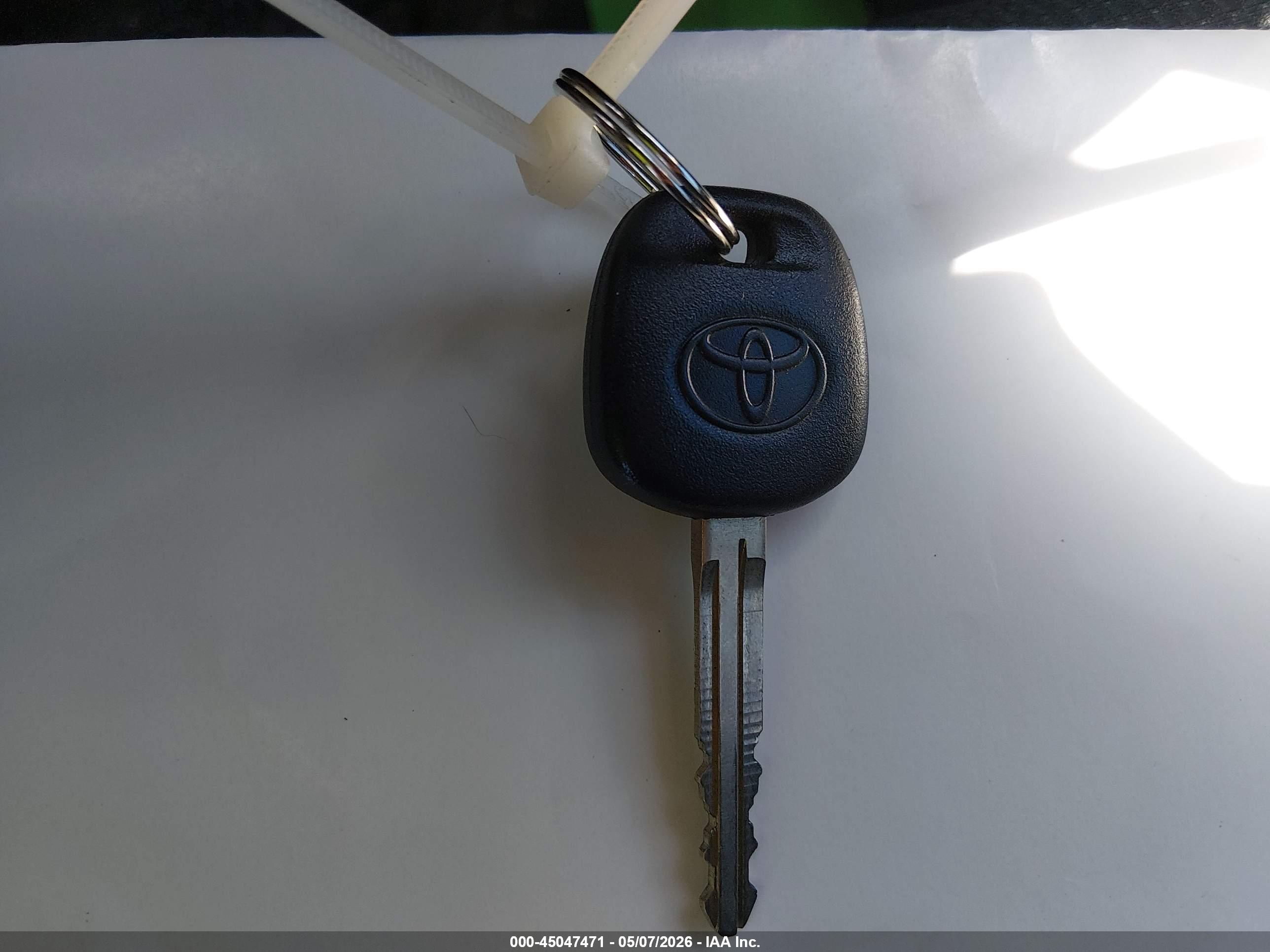 TOYOTA RAV4 image 11