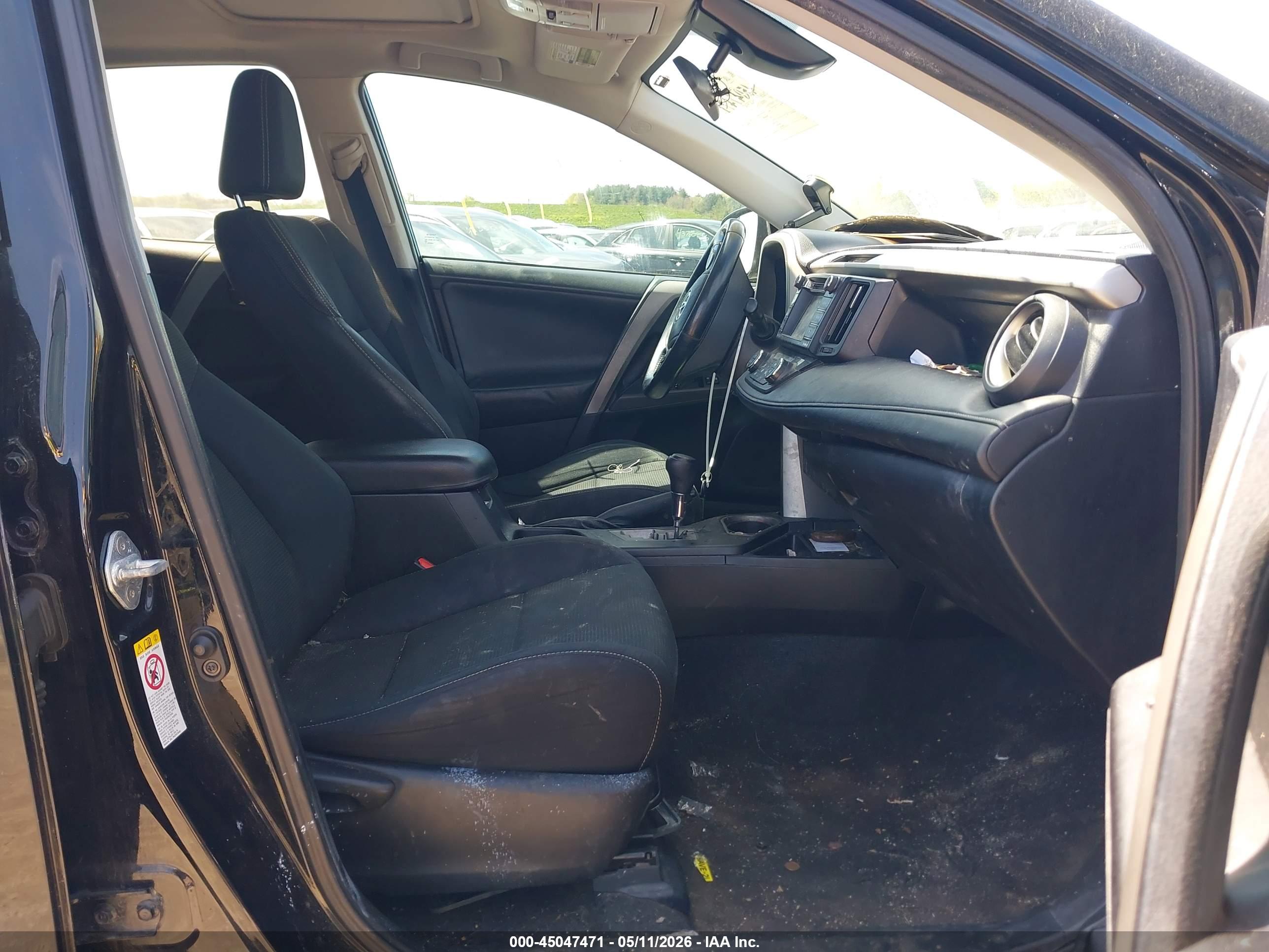 TOYOTA RAV4 image 5