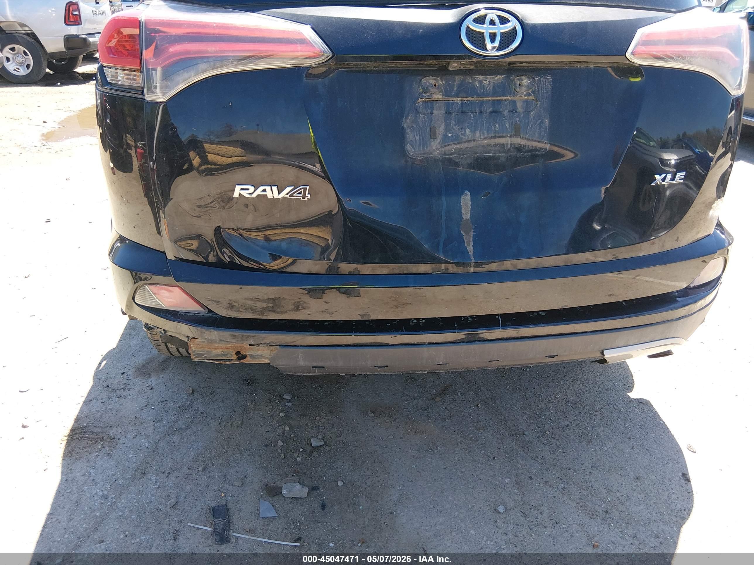 TOYOTA RAV4 image 6