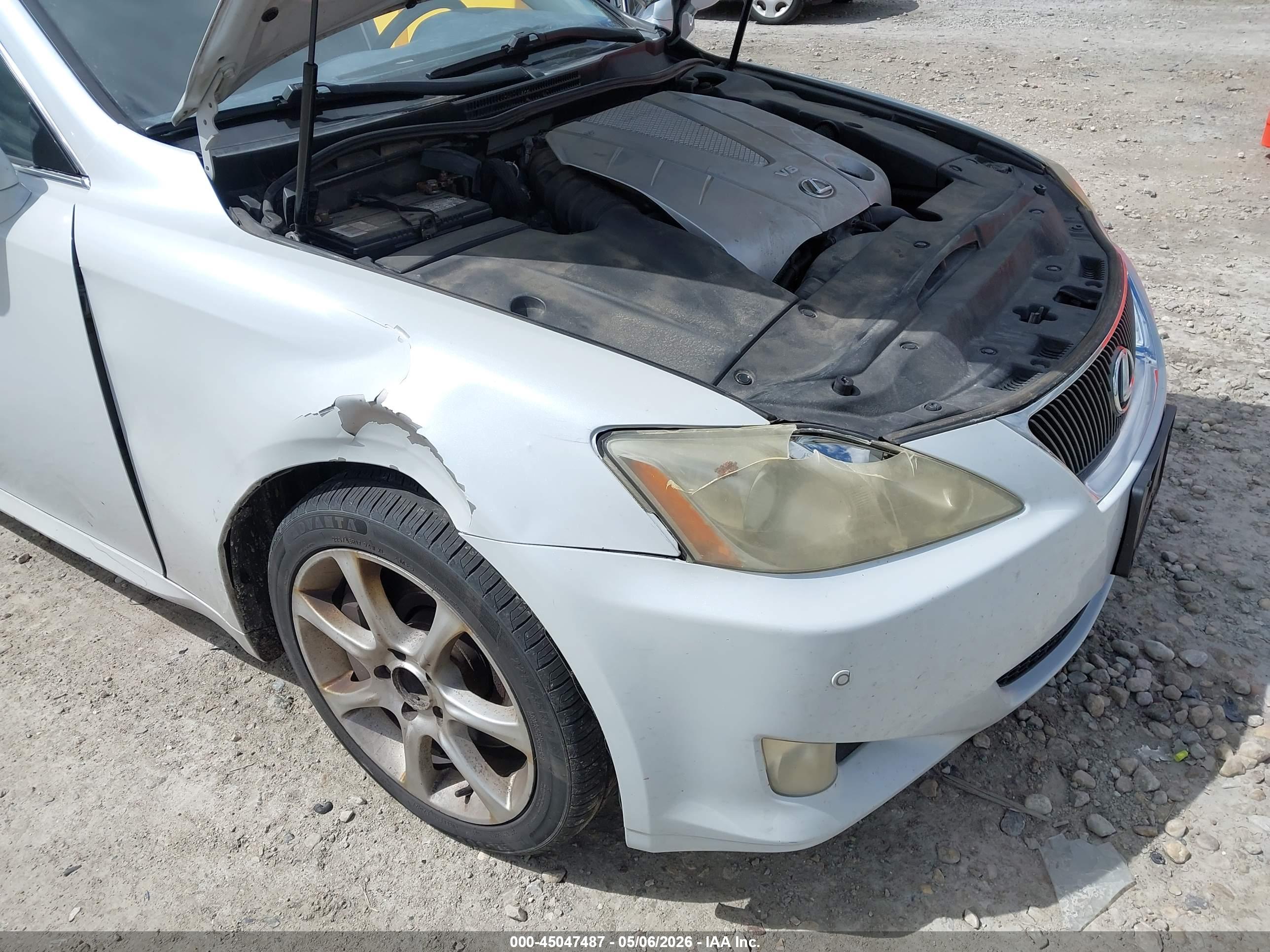 LEXUS IS image 6