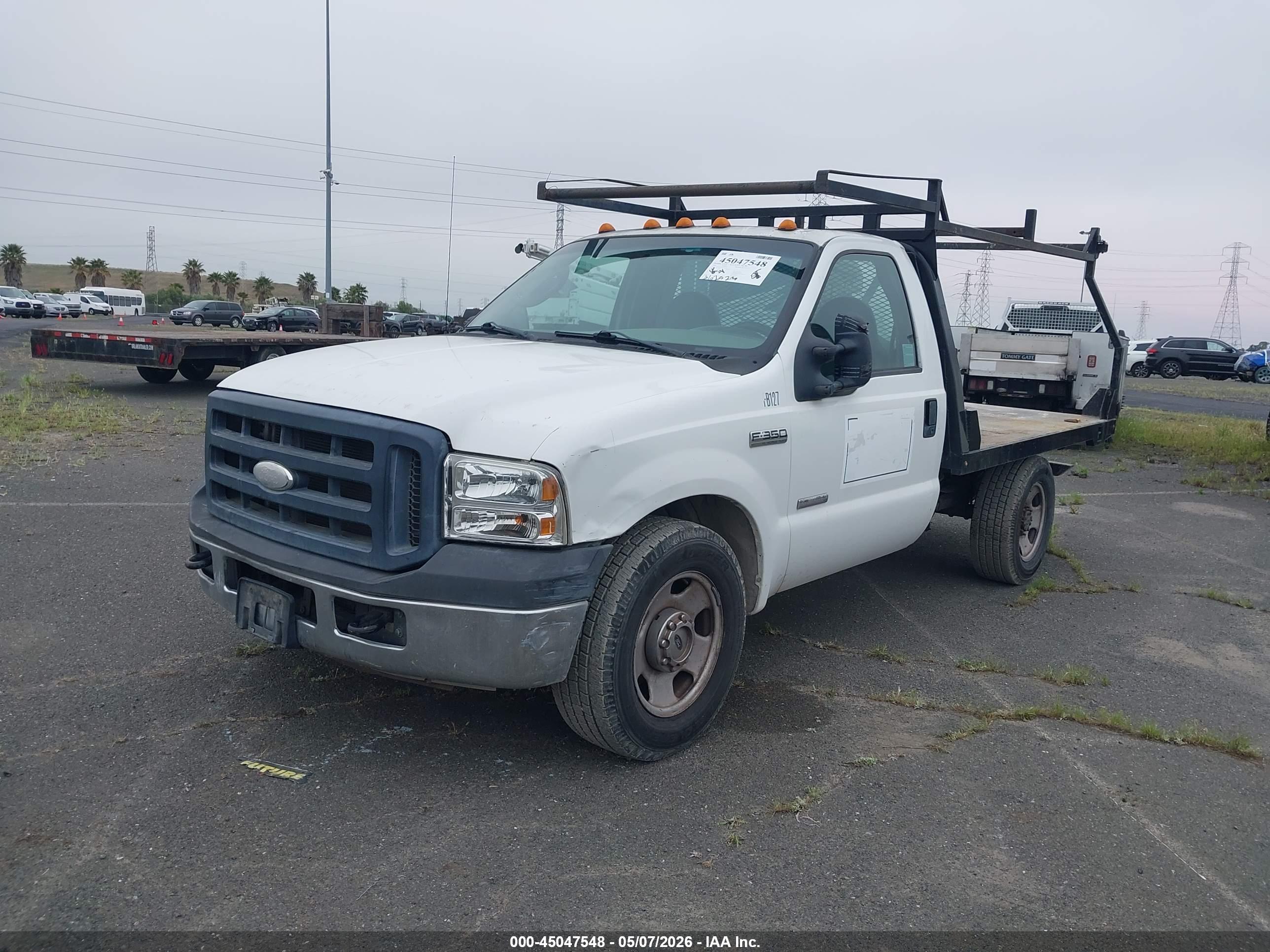 FORD SUPER image 2