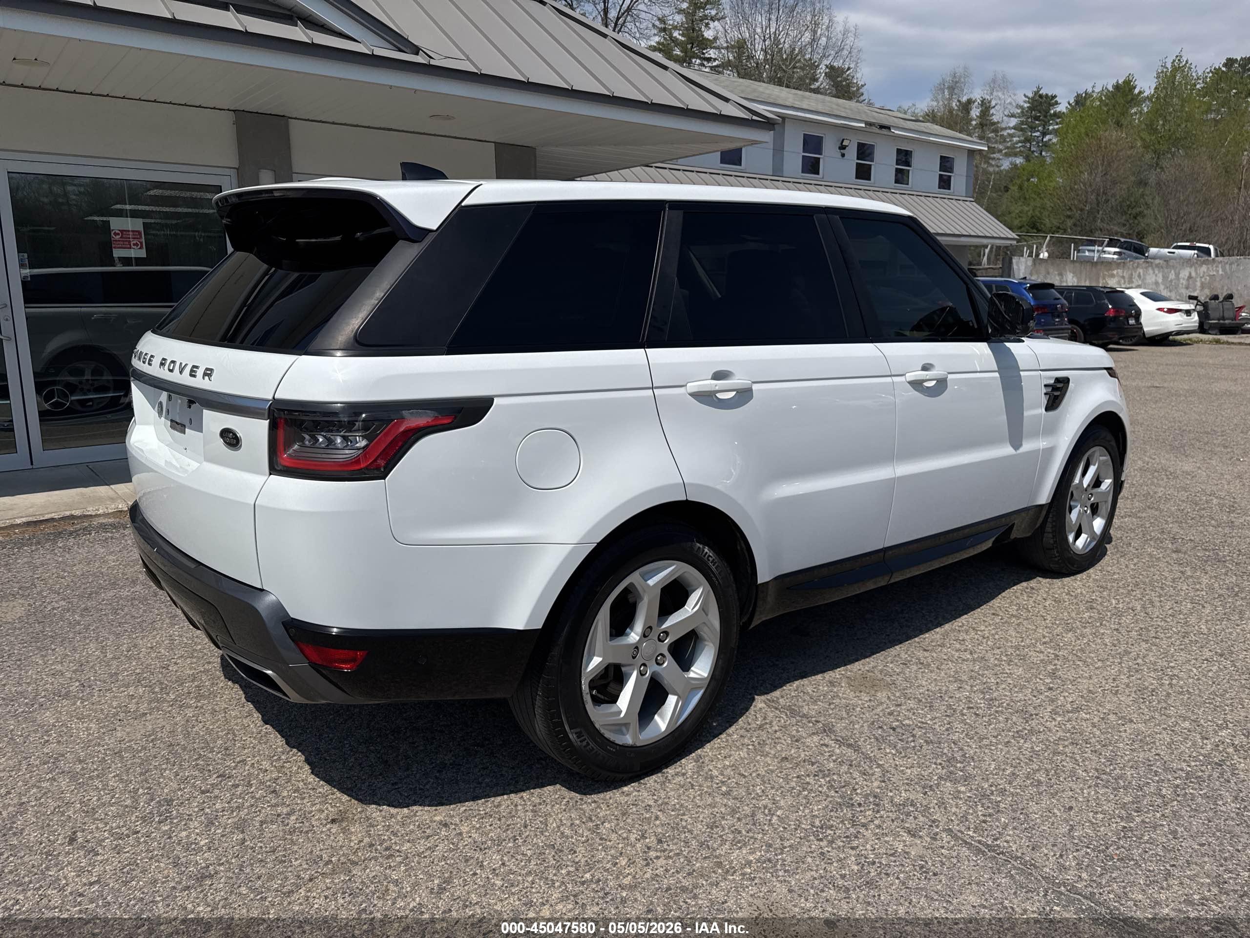 LAND ROVER image 4