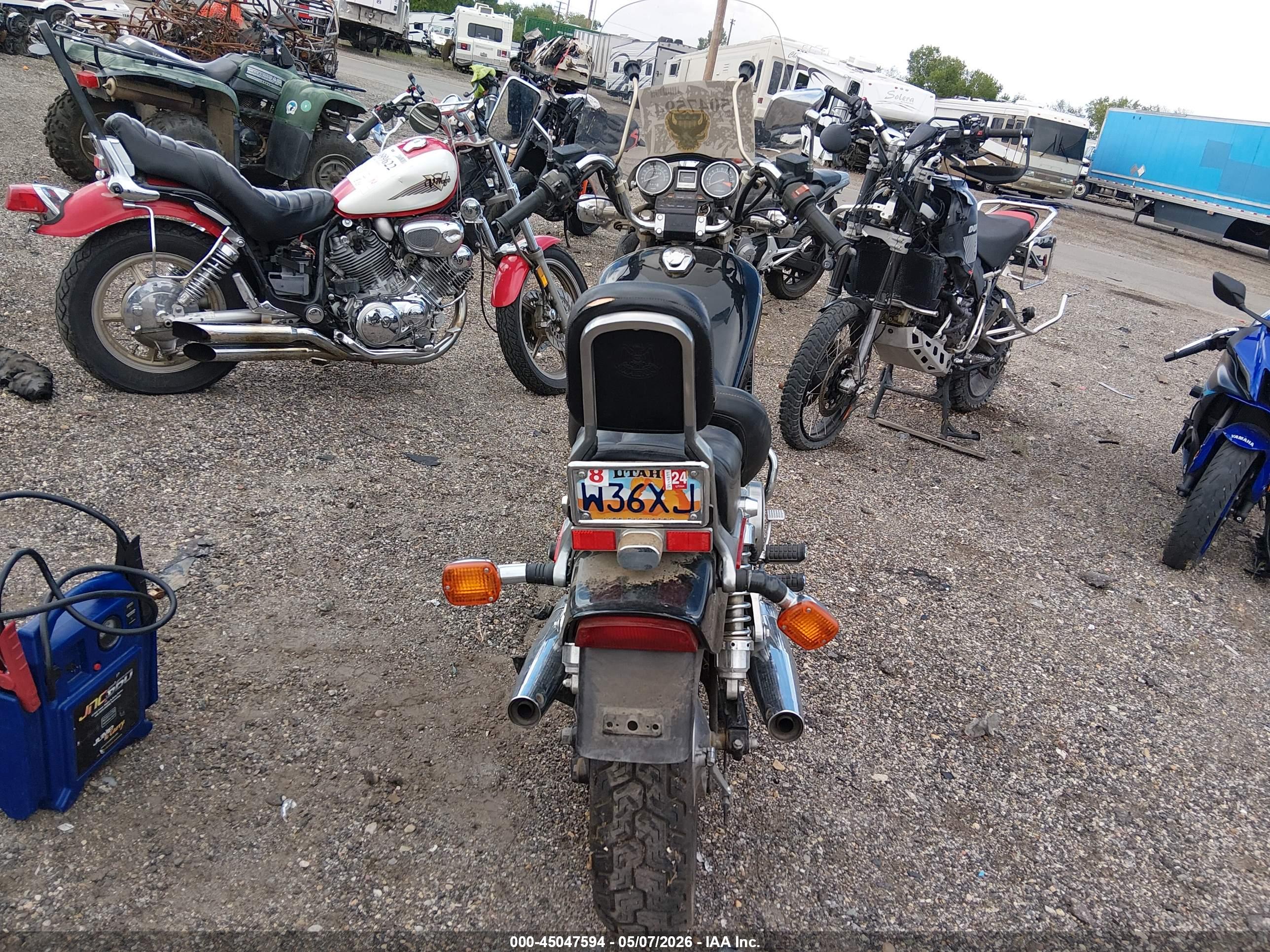 HONDA VF700 image 6