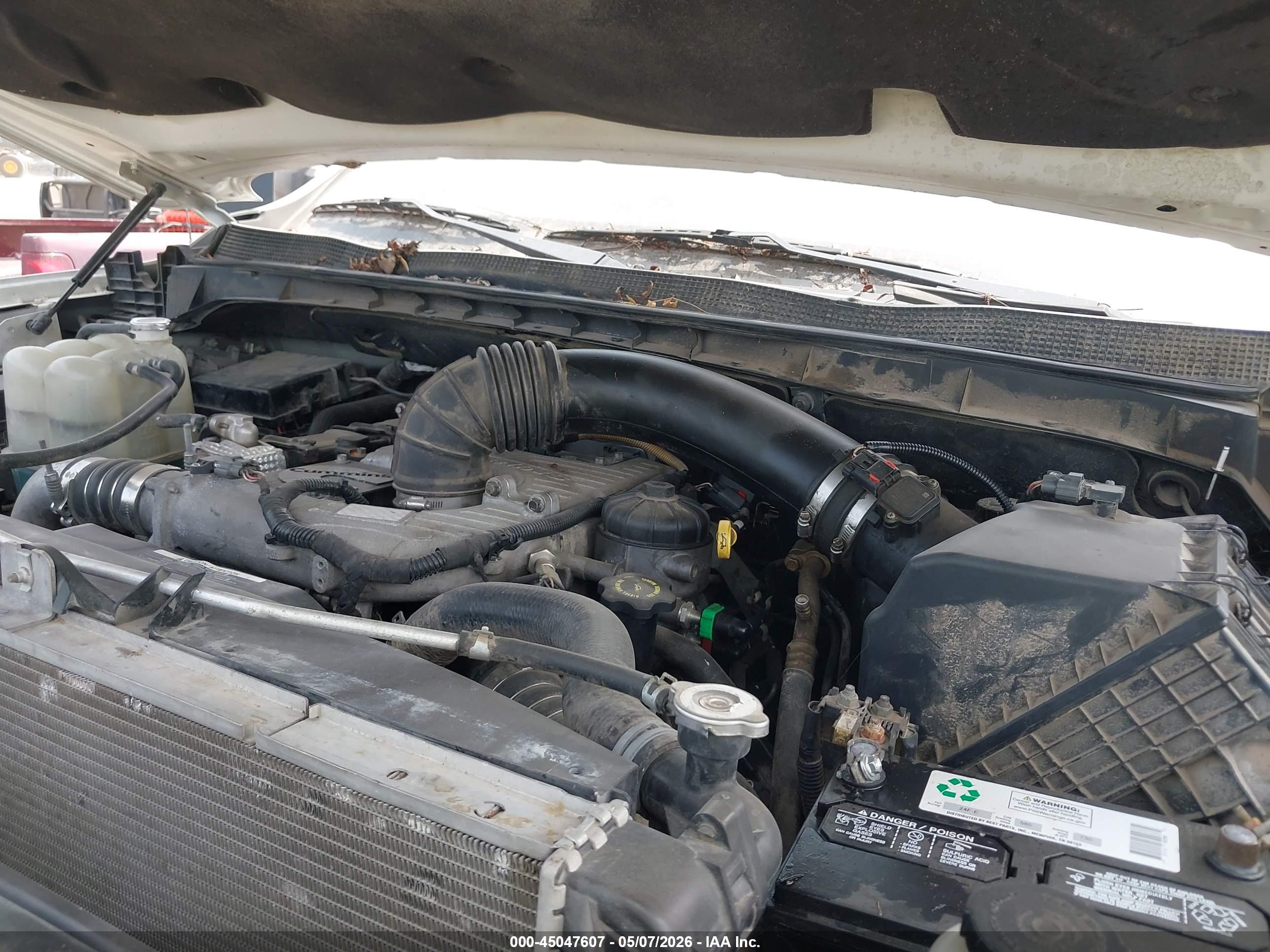 NISSAN TITAN image 10