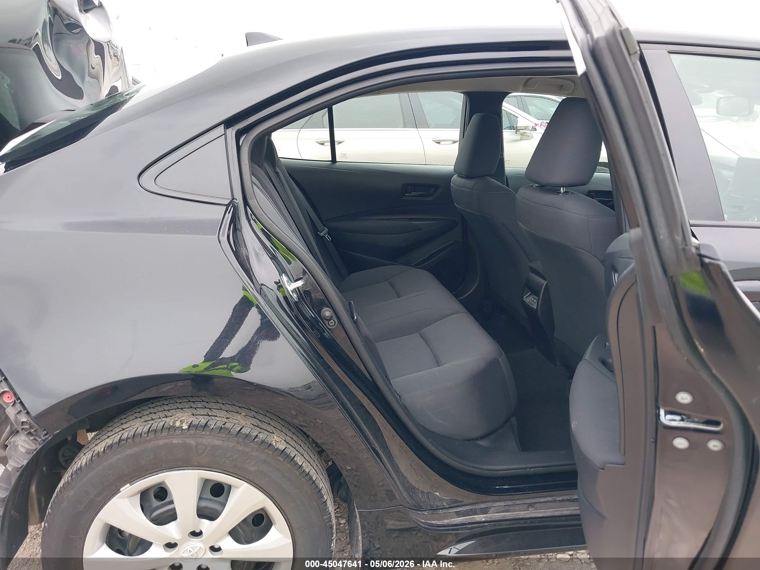 TOYOTA COROLLA image 8