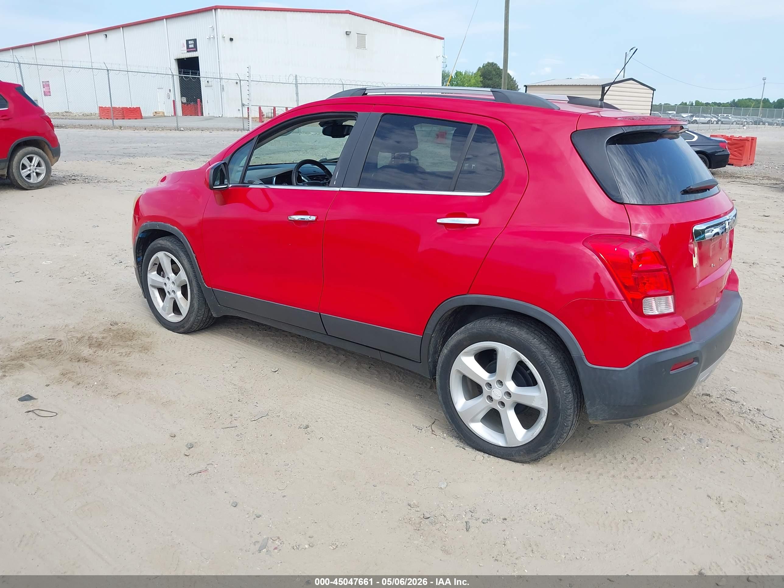 CHEVROLET TRAX image 3