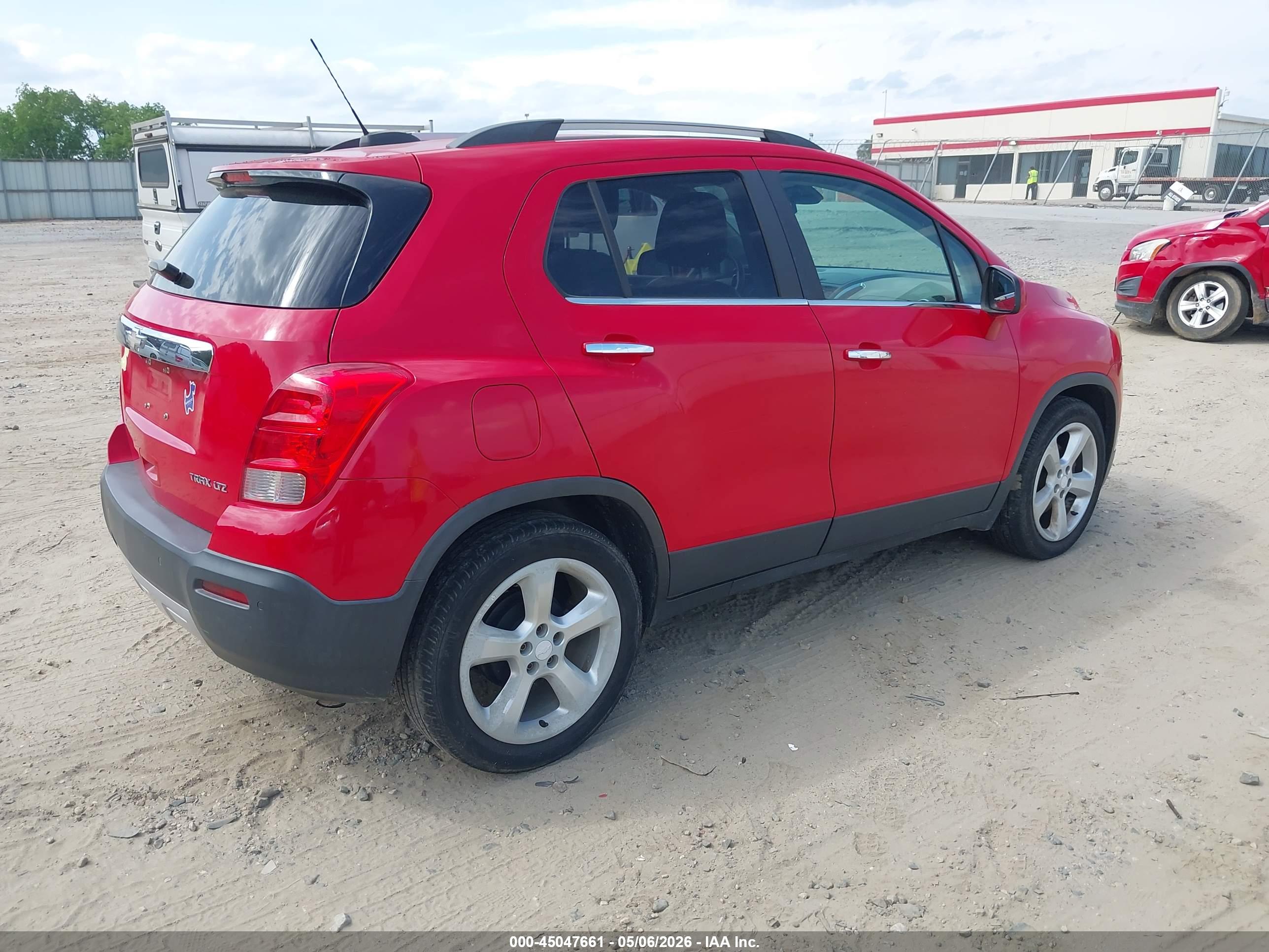 CHEVROLET TRAX image 4